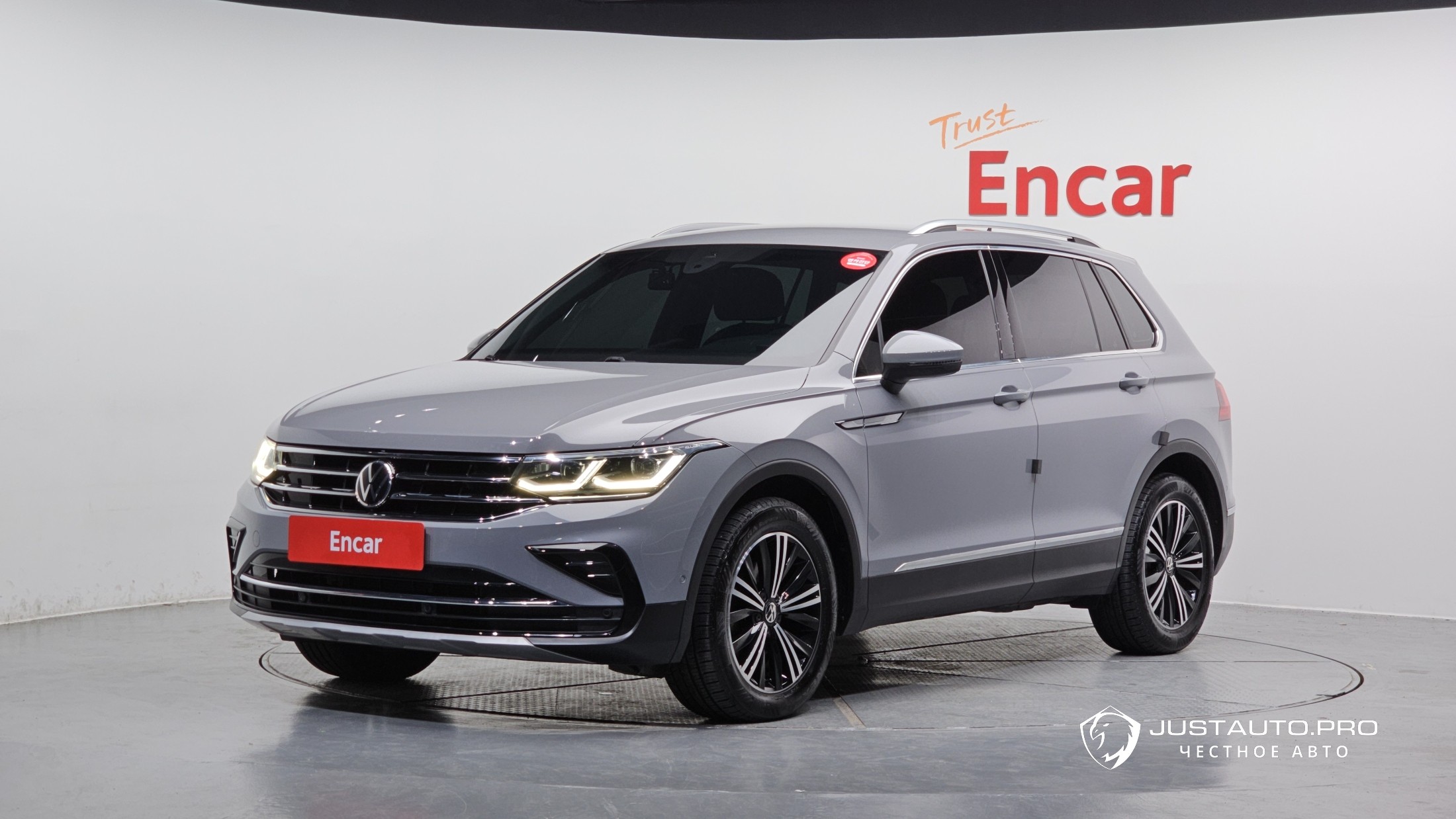 Автомобиль Volkswagen Tiguan