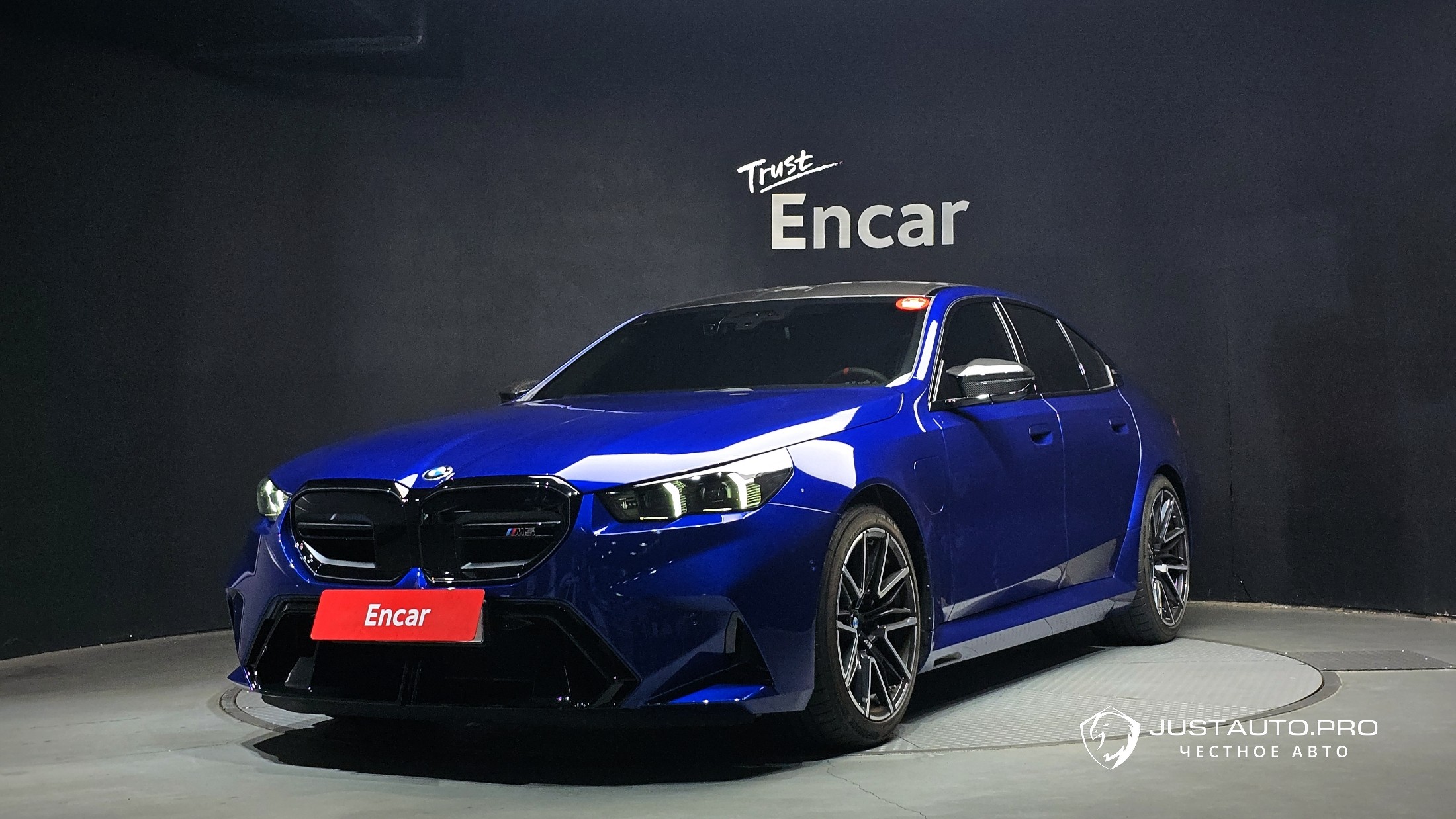 Автомобиль BMW M5