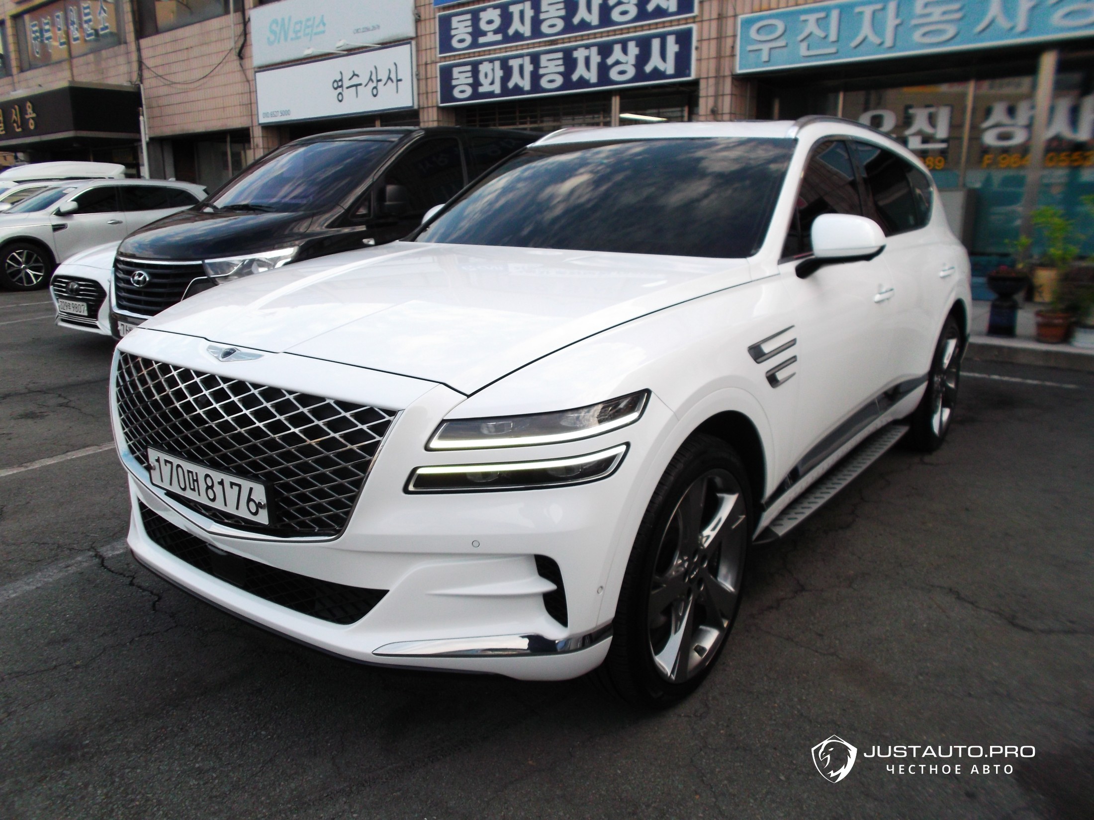 Автомобиль Genesis GV80