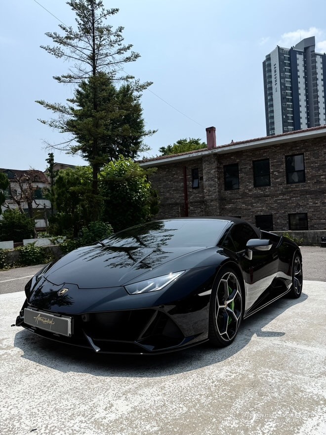 Автомобиль Lamborghini Huracan