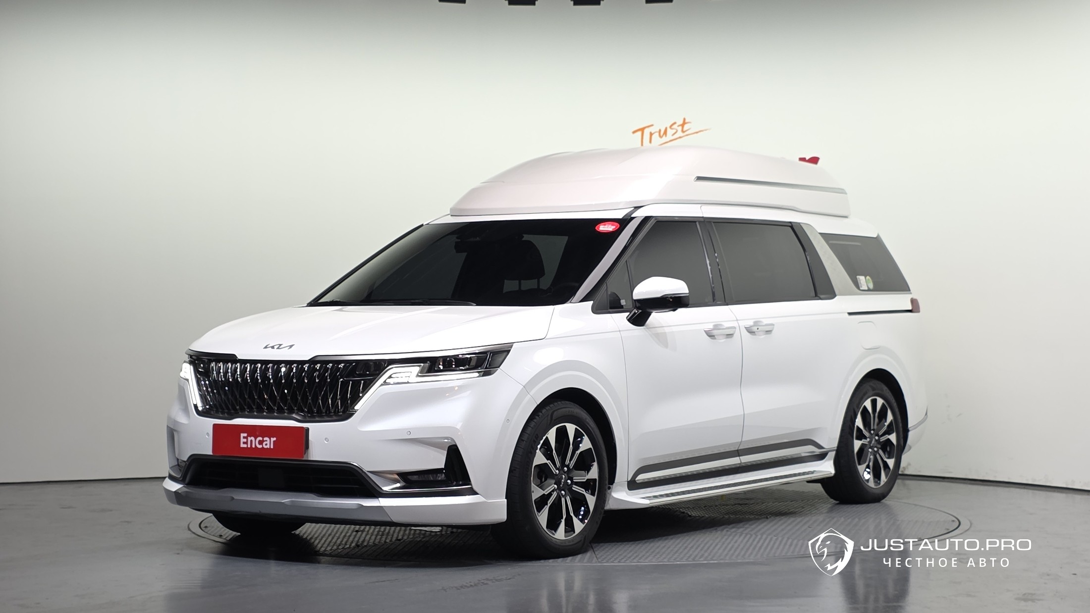 Автомобиль Kia Canival