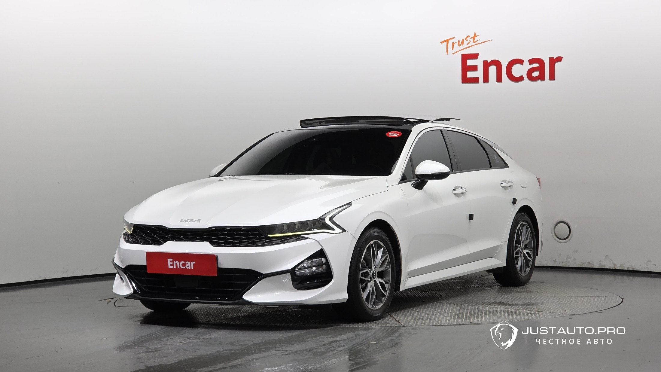 Автомобиль Kia K5