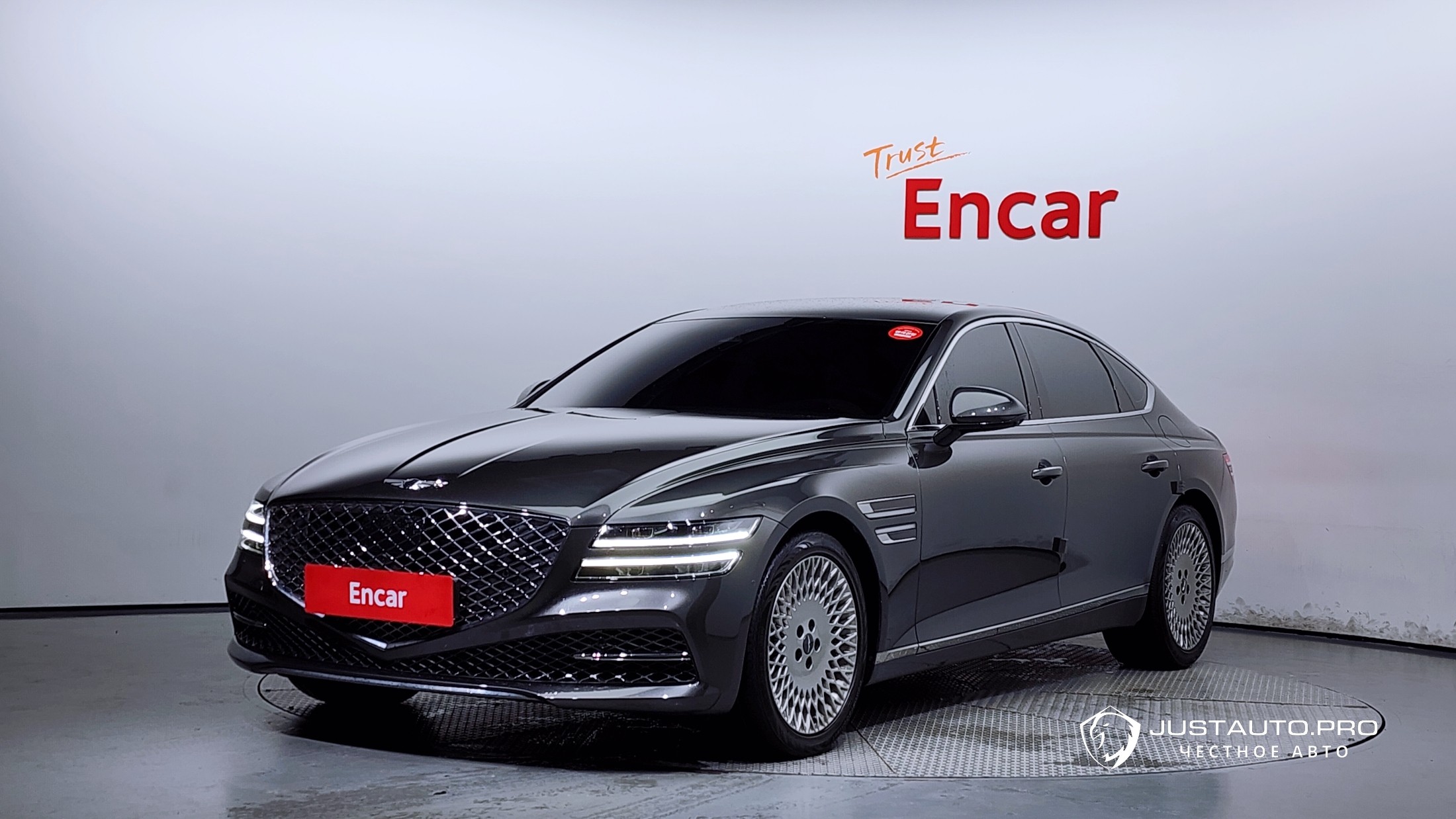 Автомобиль Genesis G80