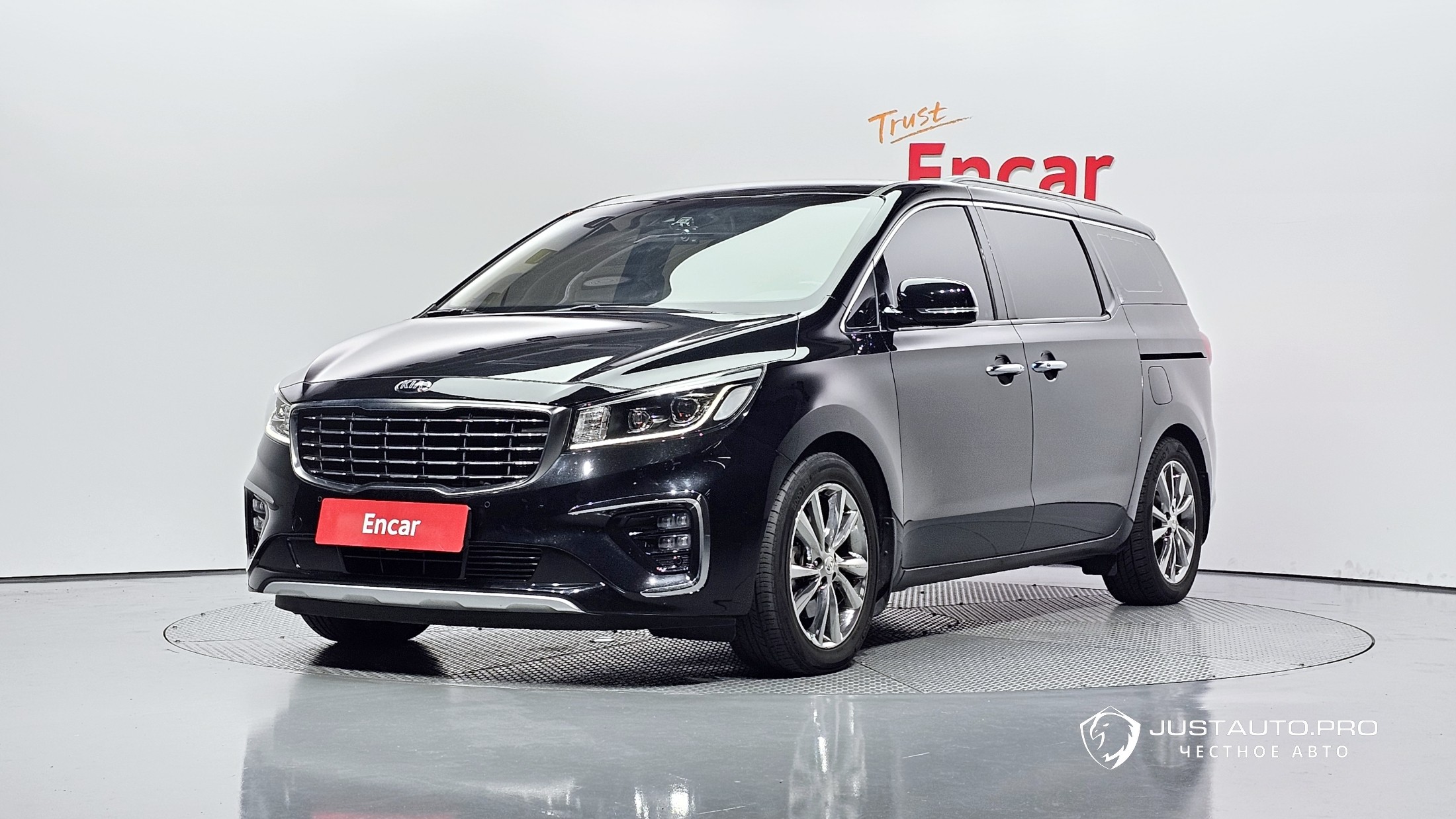 Автомобиль Kia Canival