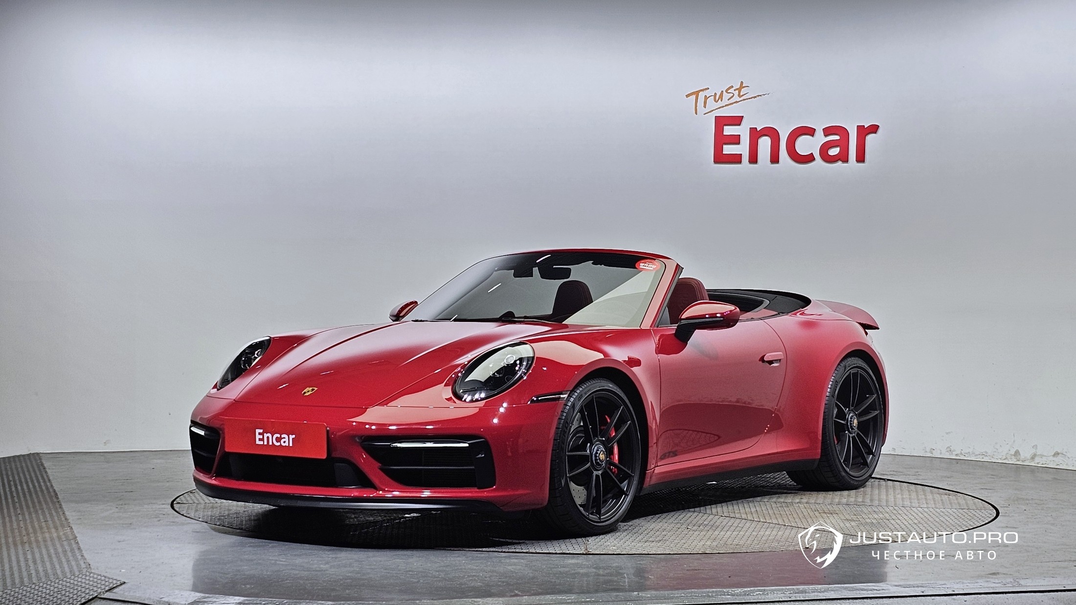 Автомобиль Porsche 911