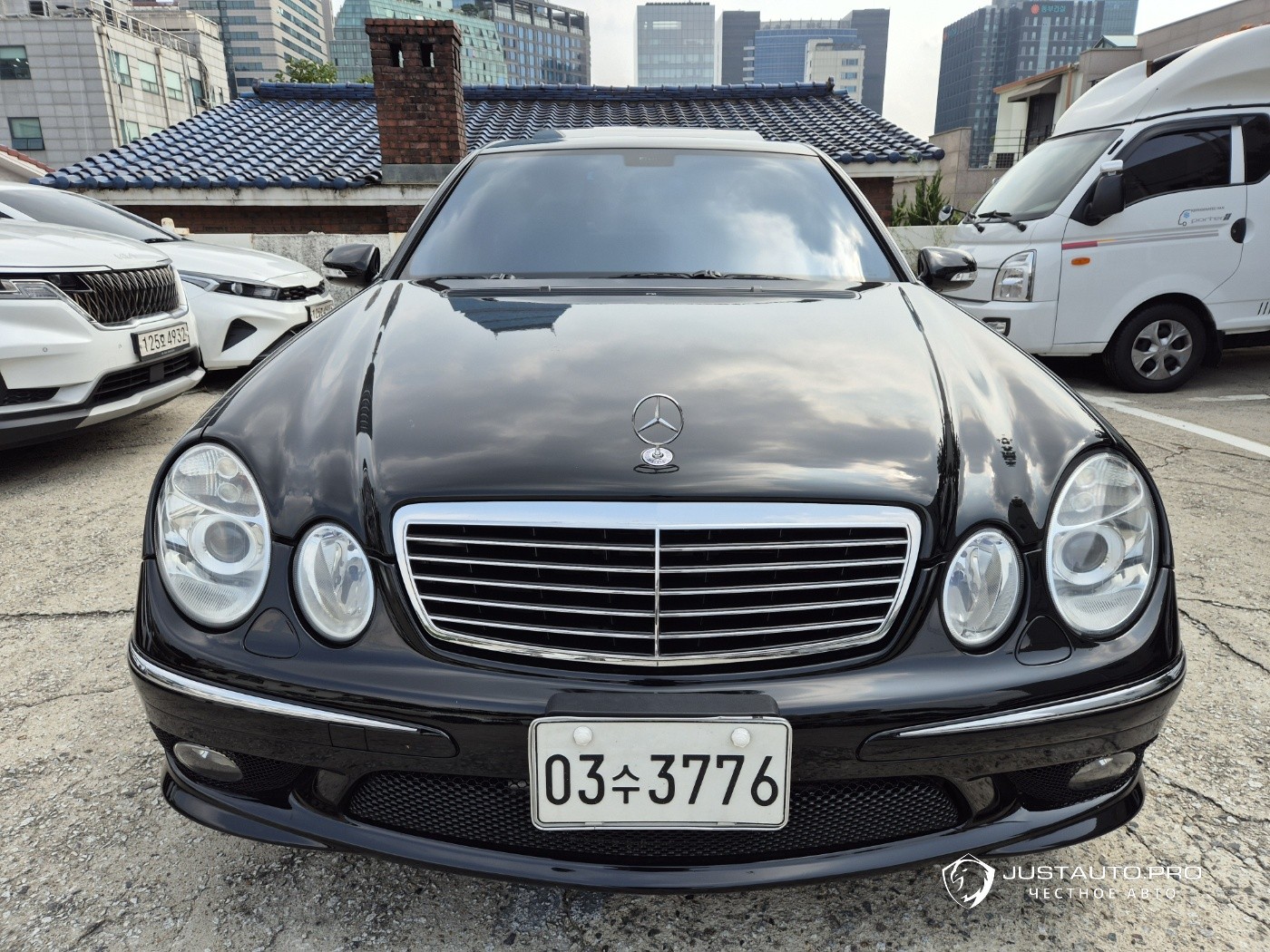 Автомобиль Mercedes-Benz E-Class