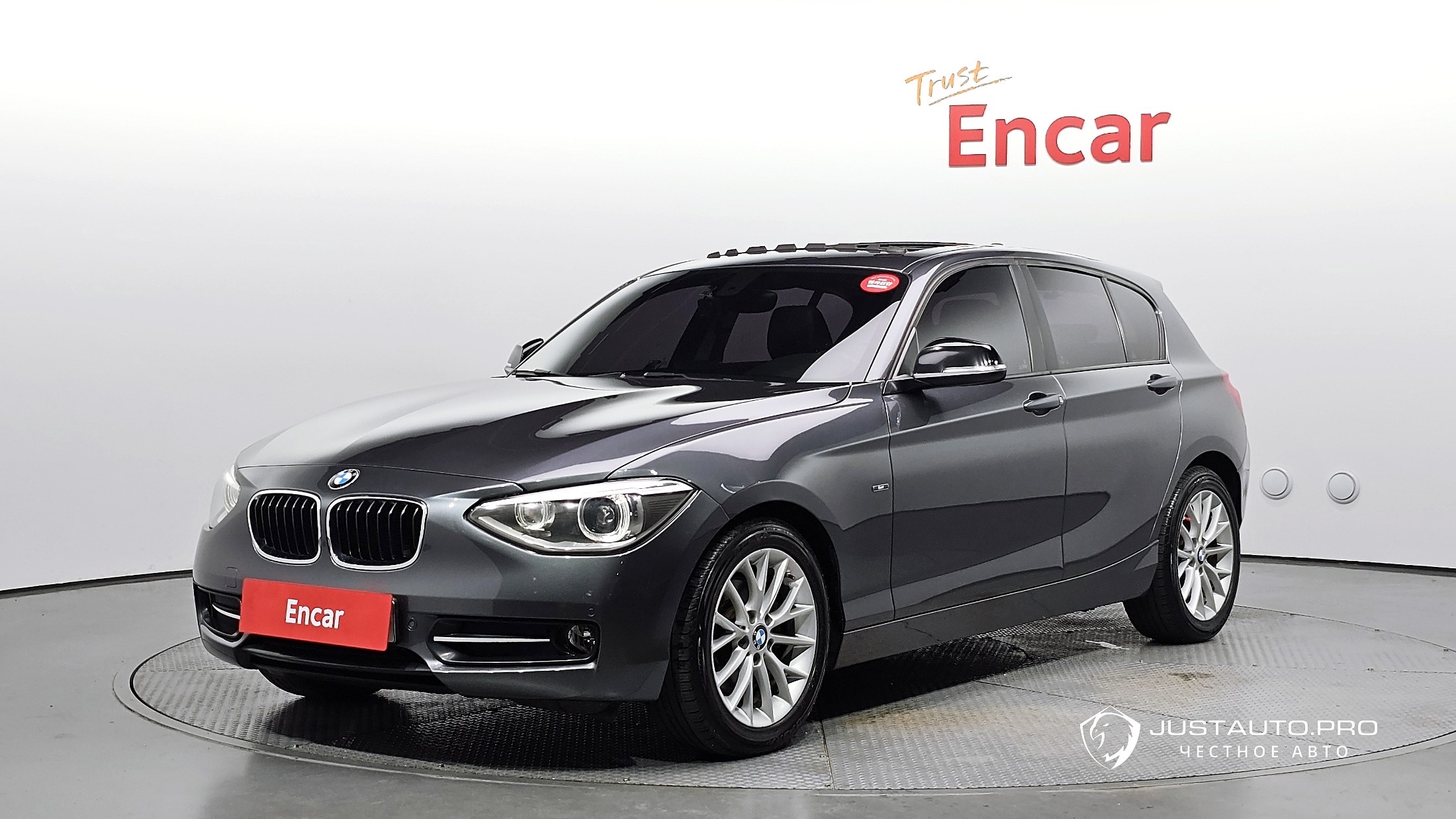 Автомобиль BMW 1-Series