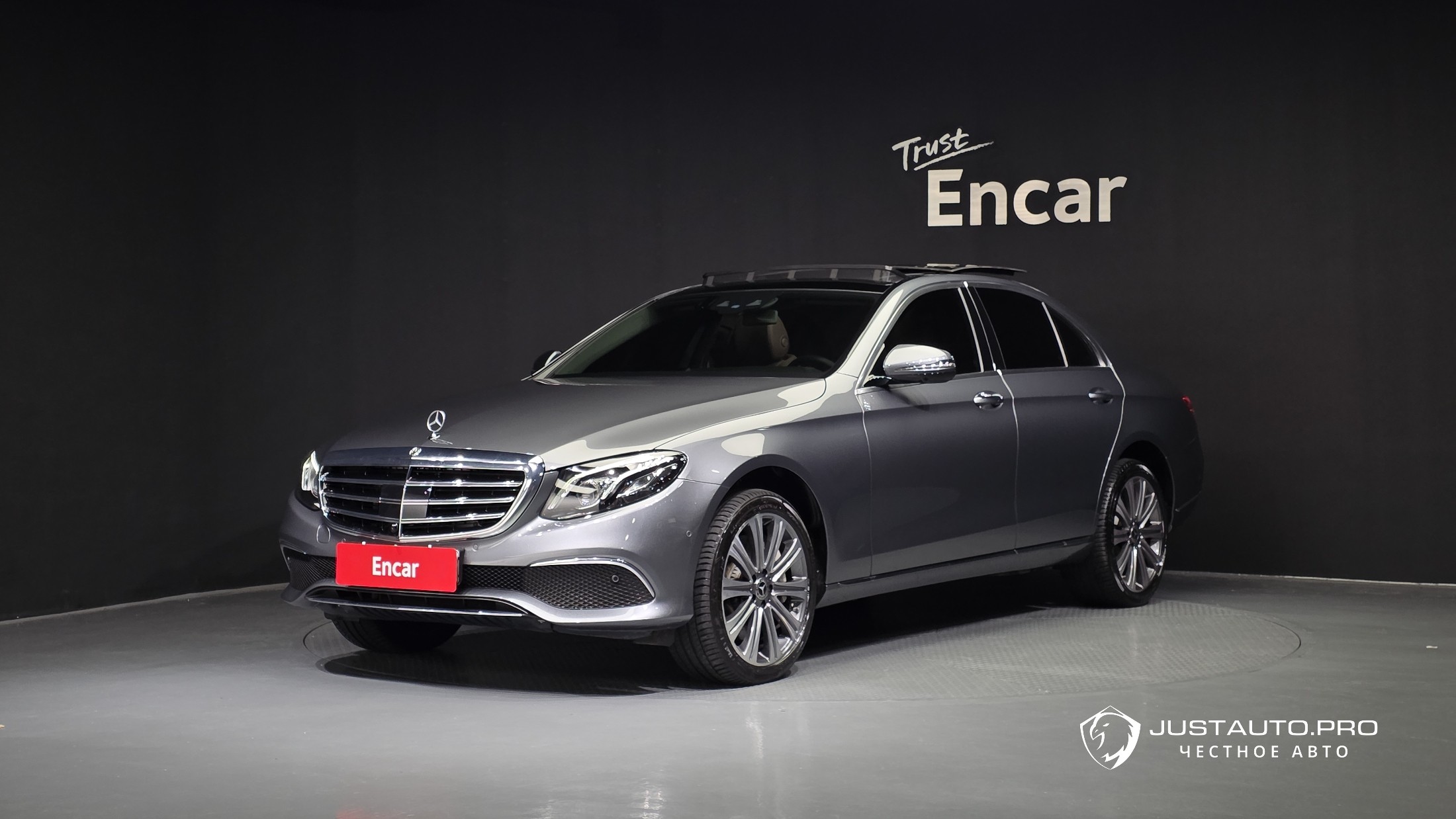 Автомобиль Mercedes-Benz E-Class