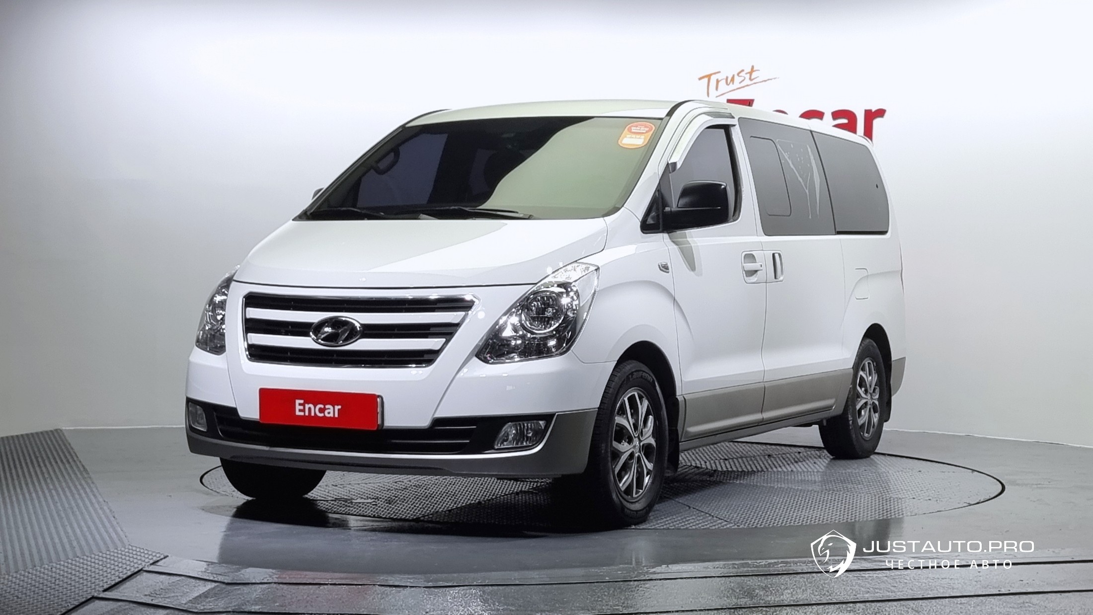 Автомобиль Hyundai Starex