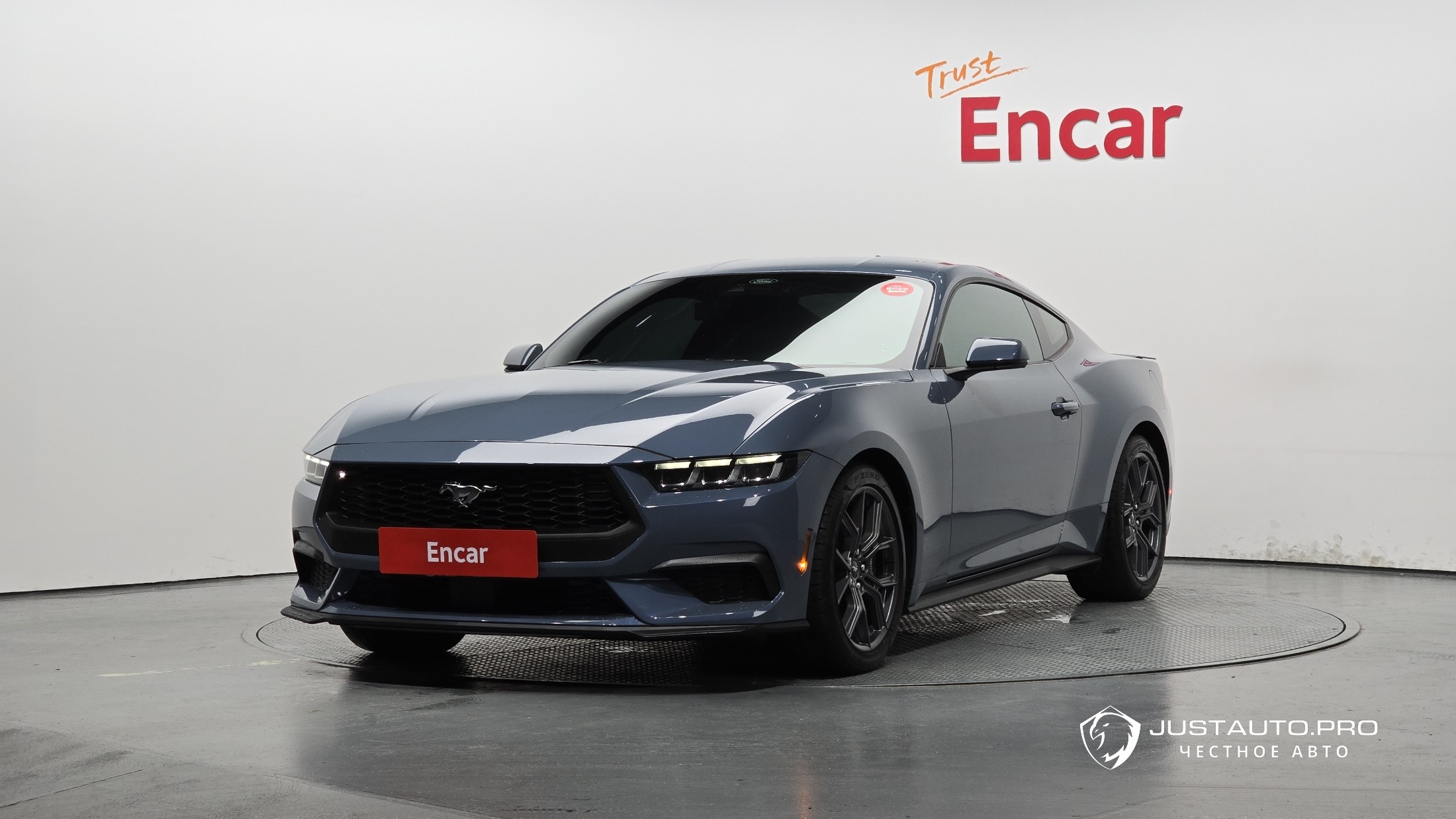 Автомобиль Ford Mustang