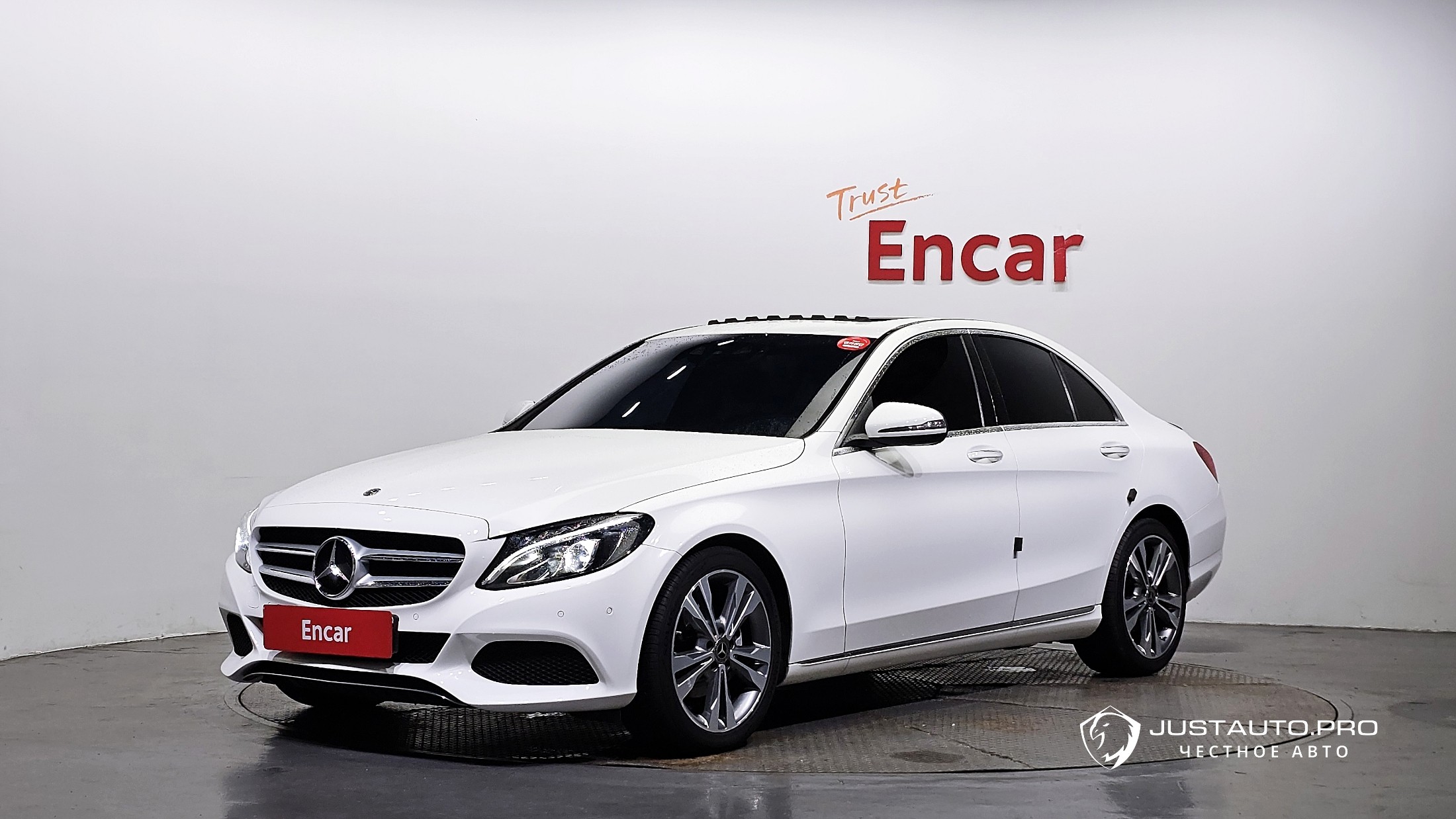 Автомобиль Mercedes-Benz C-Class