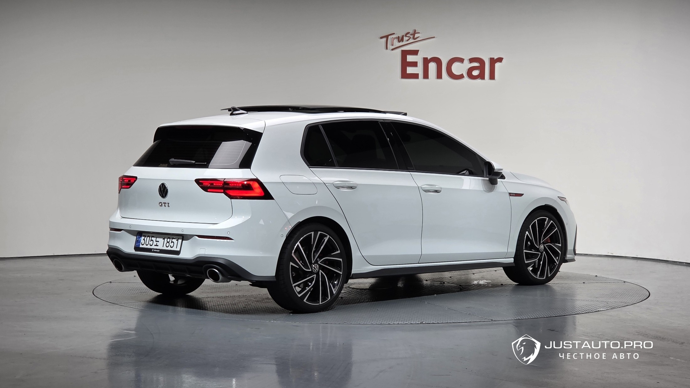 Автомобиль Volkswagen Golf