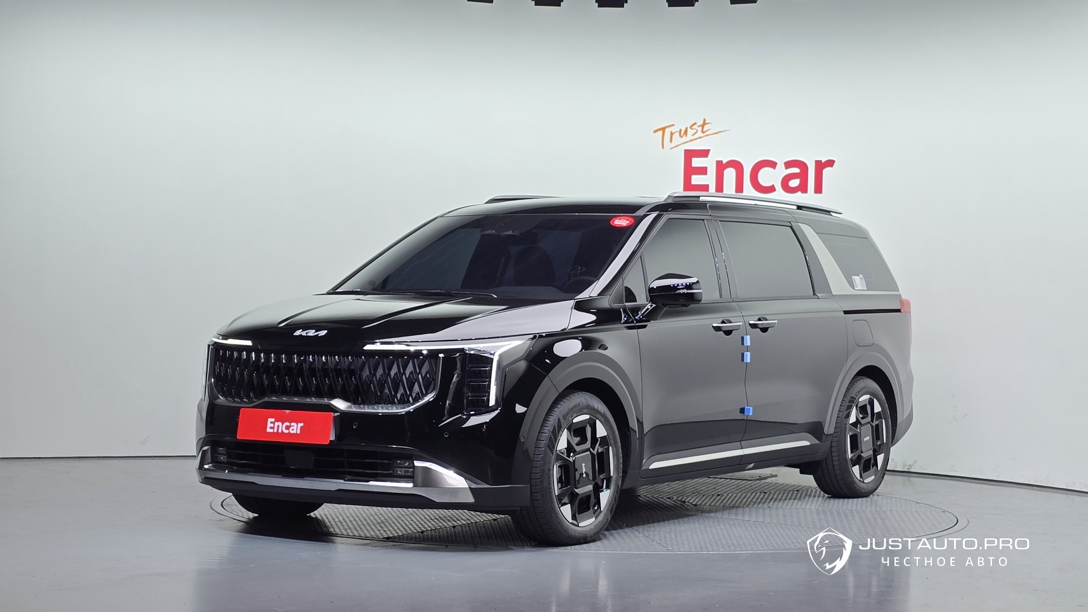 Автомобиль Kia Canival