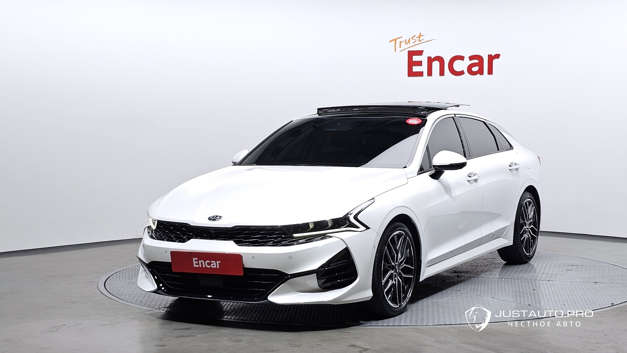 Автомобиль Kia K5