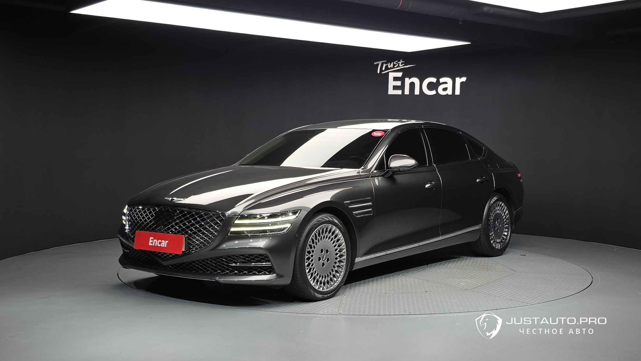 Автомобиль Genesis G80