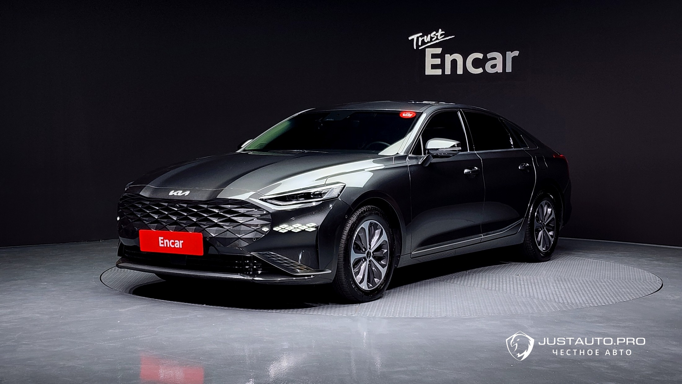 Автомобиль Kia K8