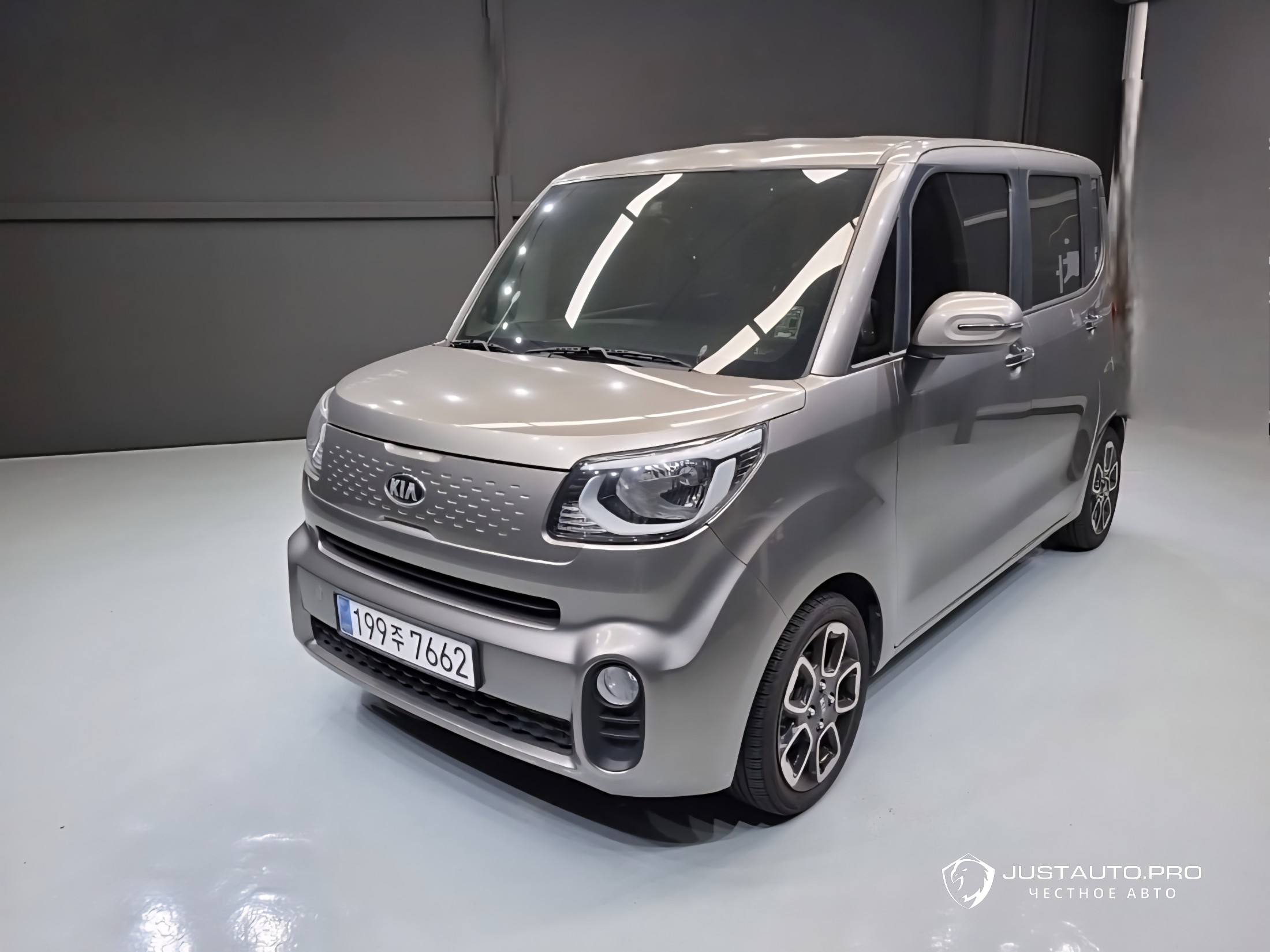 Автомобиль Kia RAY