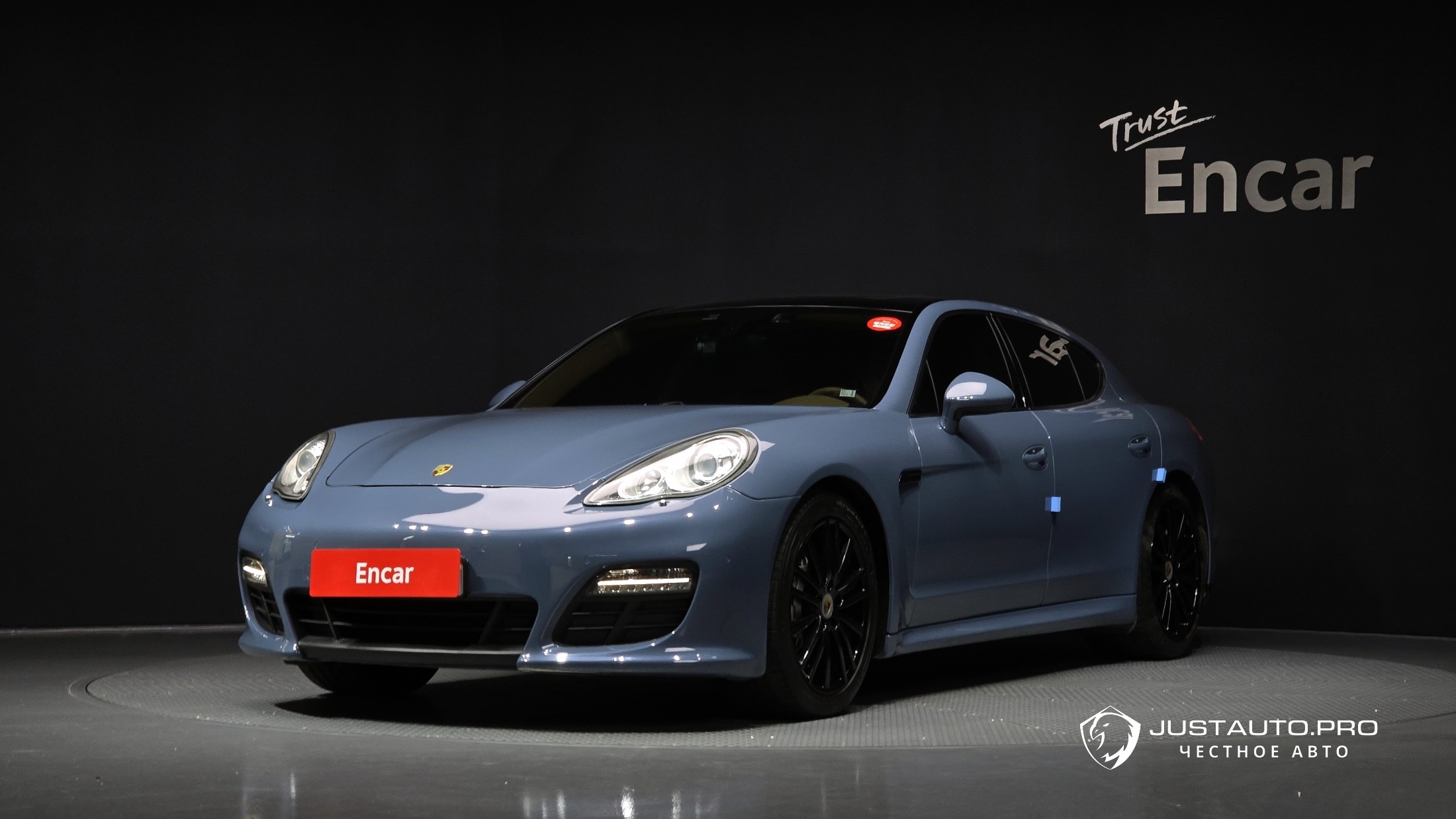 Автомобиль Porsche Panamera