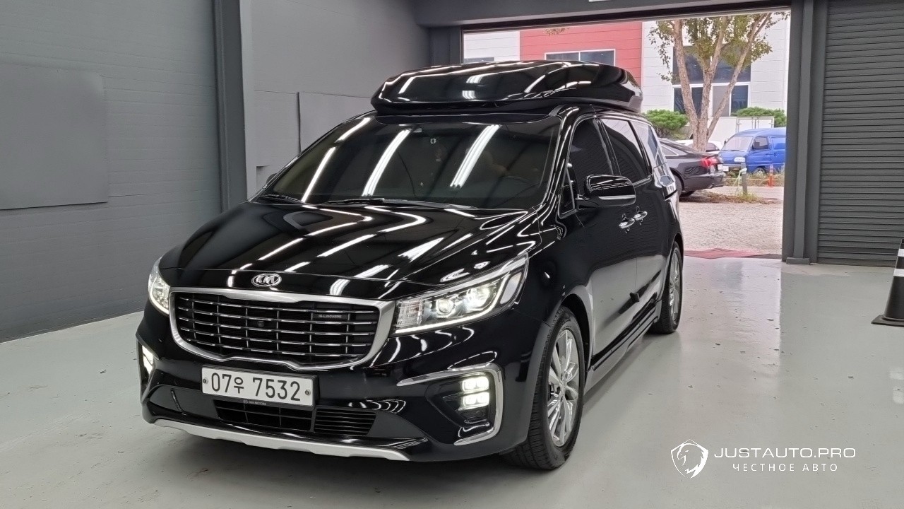 Автомобиль Kia Canival