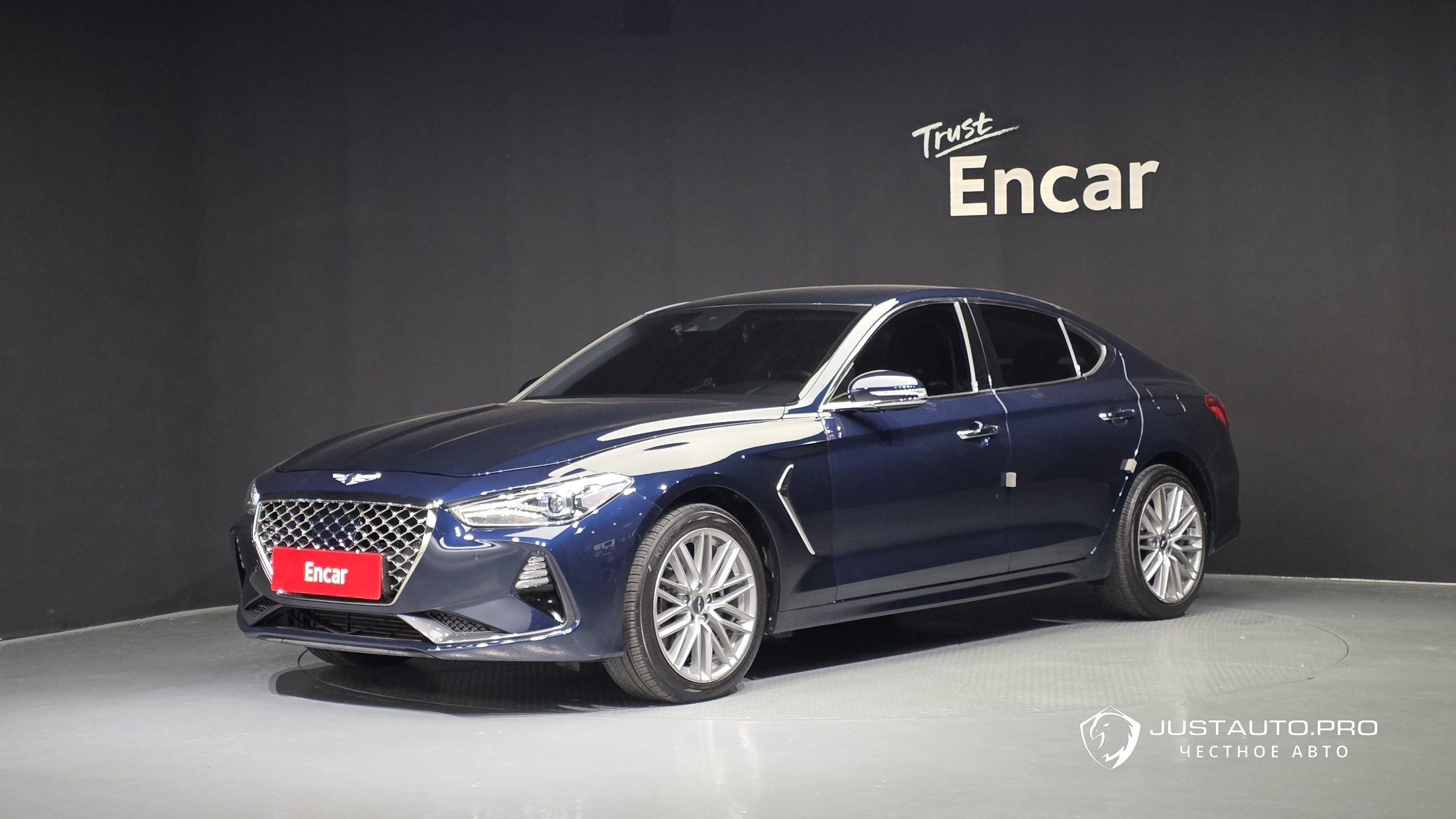 Автомобиль Genesis G70