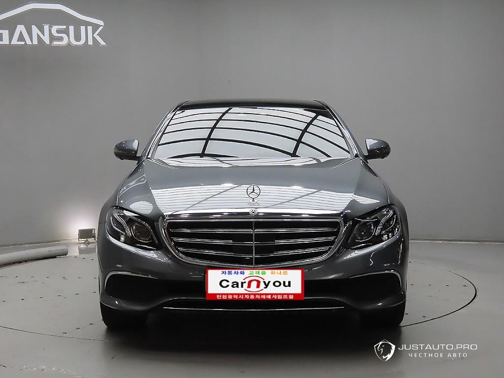 Автомобиль Mercedes-Benz E-Class