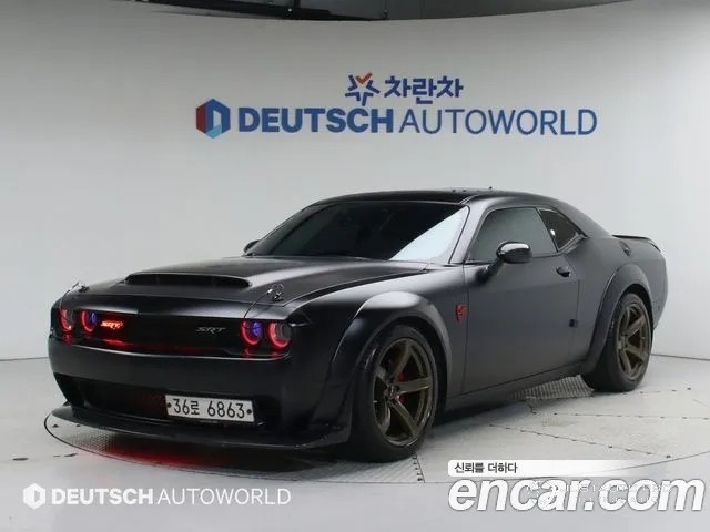 Автомобиль Dodge Challenger