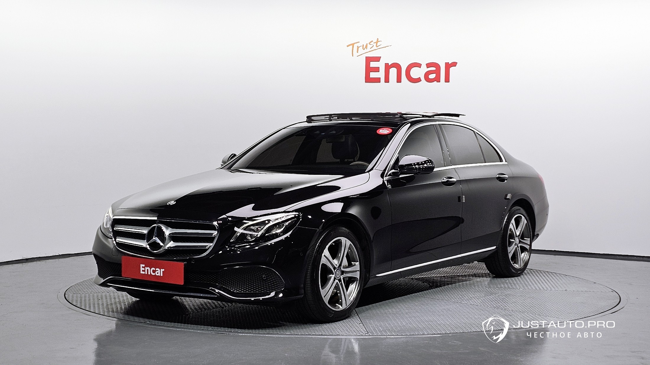 Автомобиль Mercedes-Benz E-Class