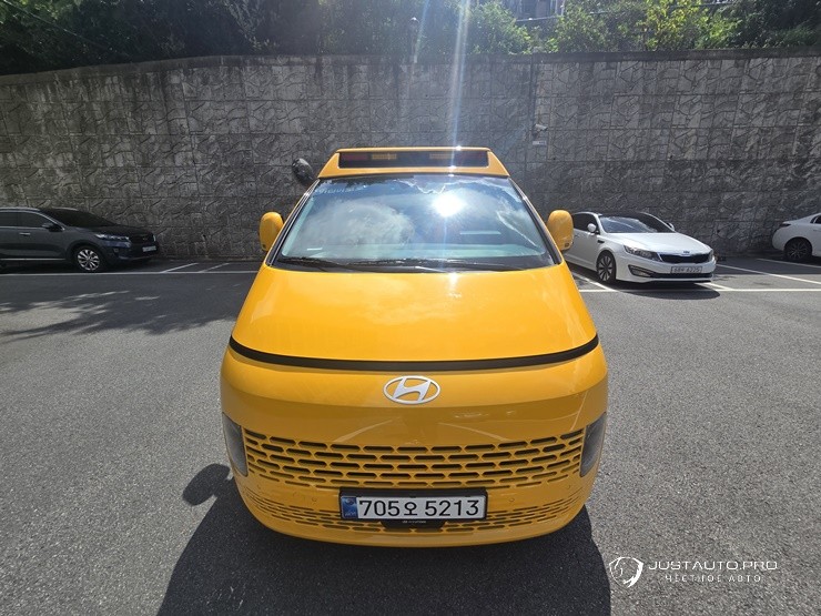 Автомобиль Hyundai Staria