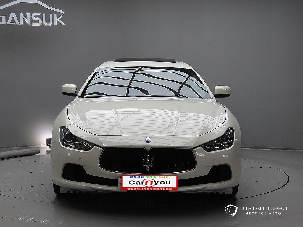 Автомобиль Maserati Ghibli