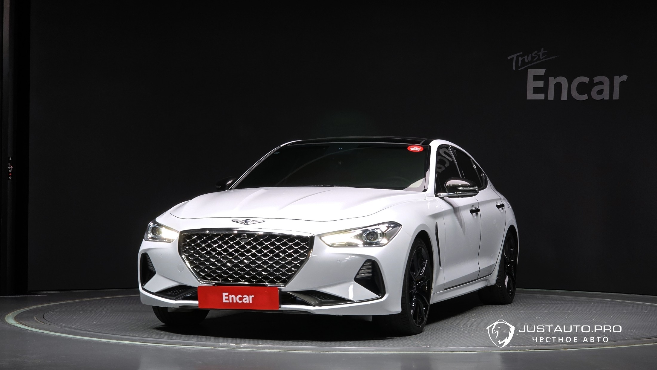 Автомобиль Genesis G70