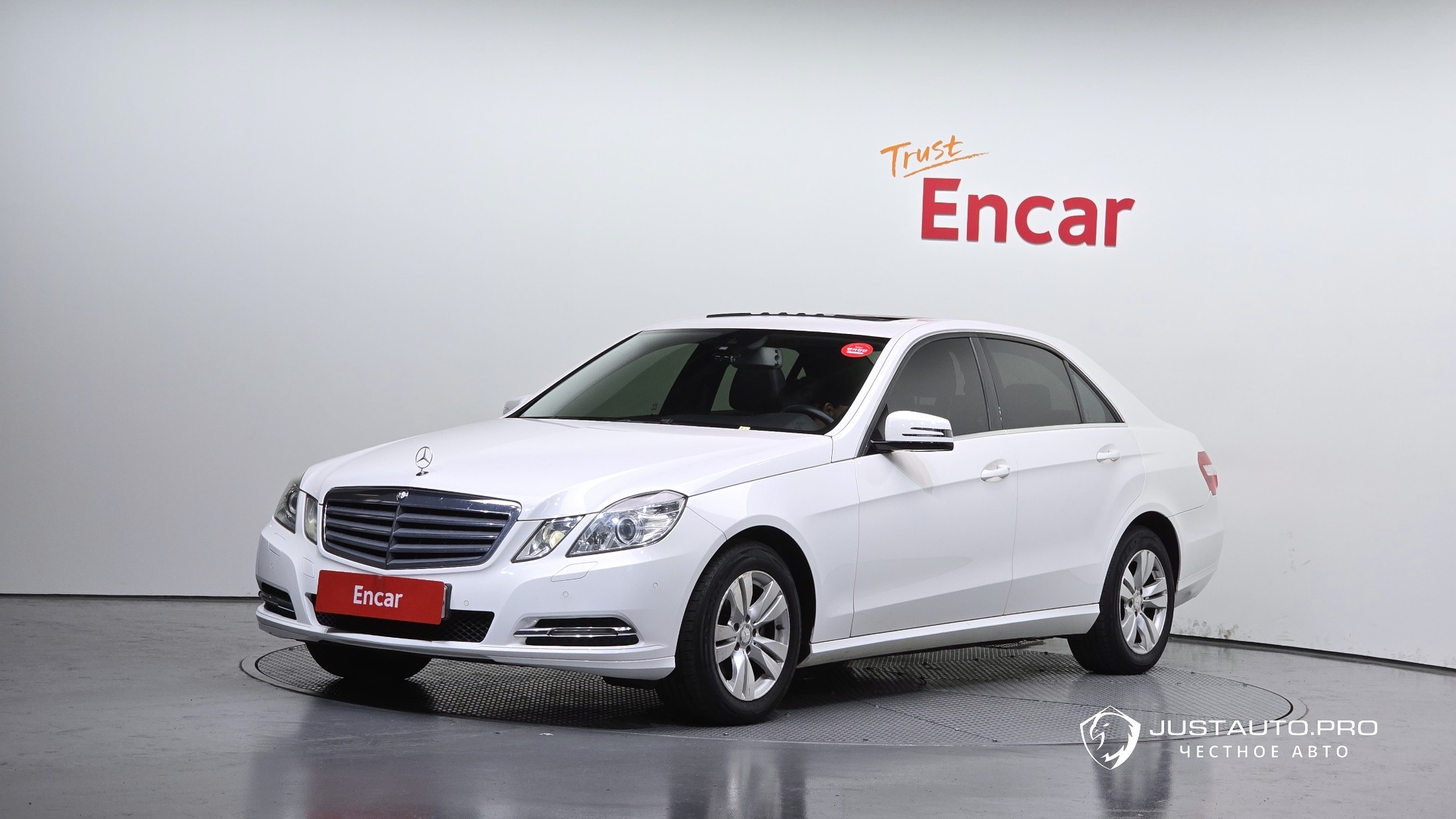 Автомобиль Mercedes-Benz E-Class