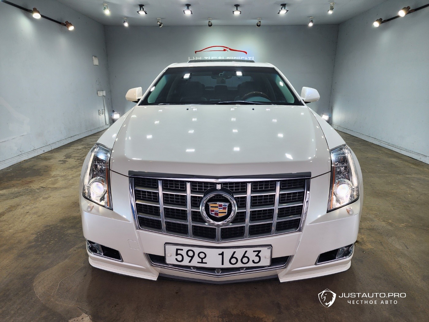 Автомобиль Cadillac CTS