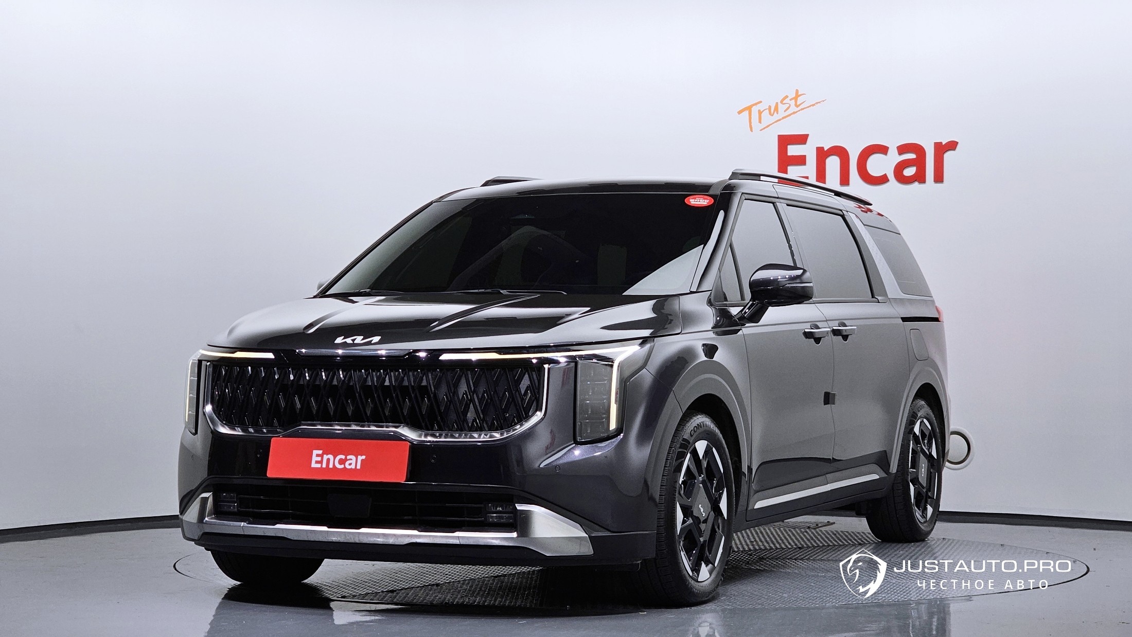 Автомобиль Kia Canival