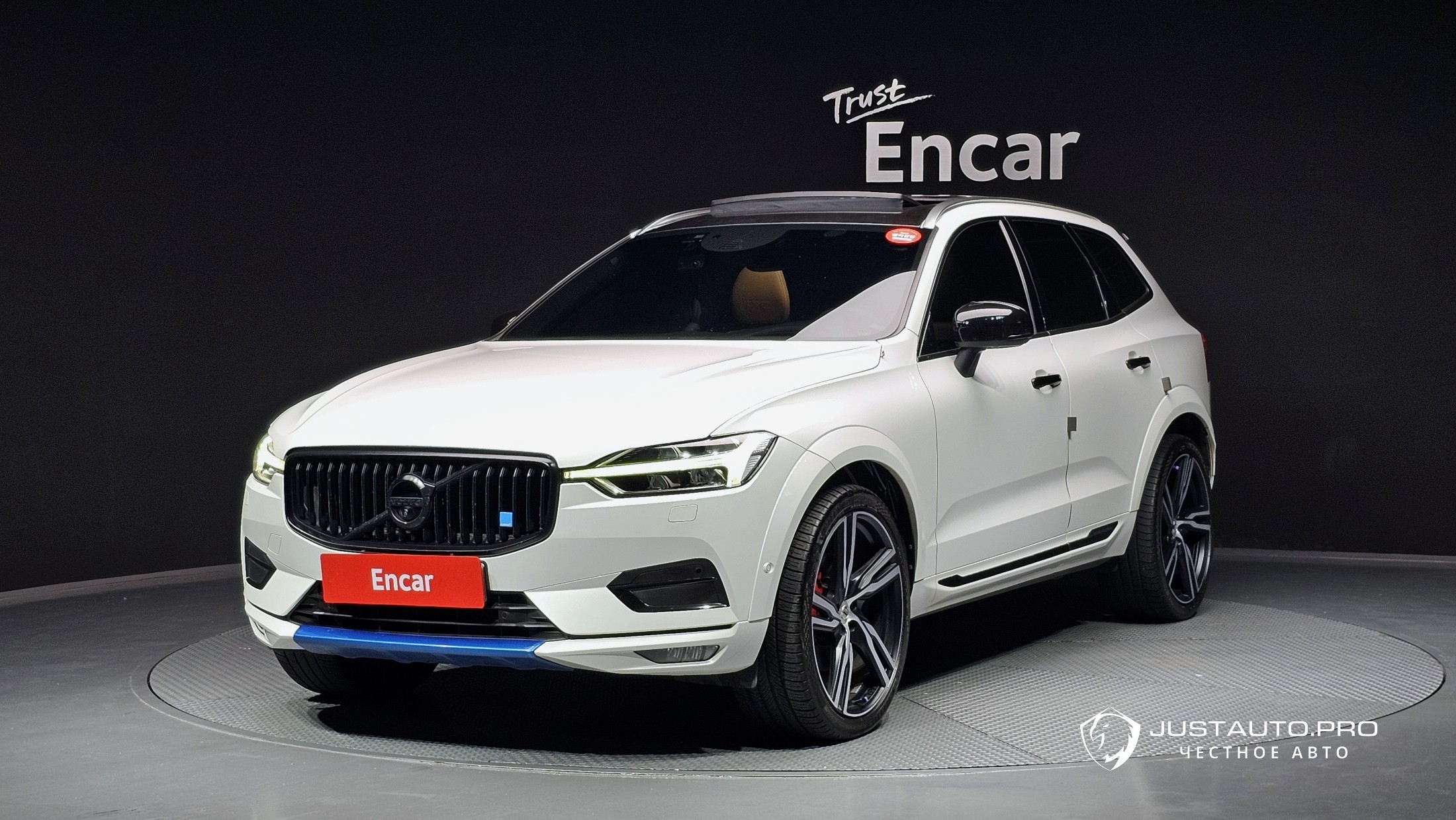 Автомобиль Volvo XC60