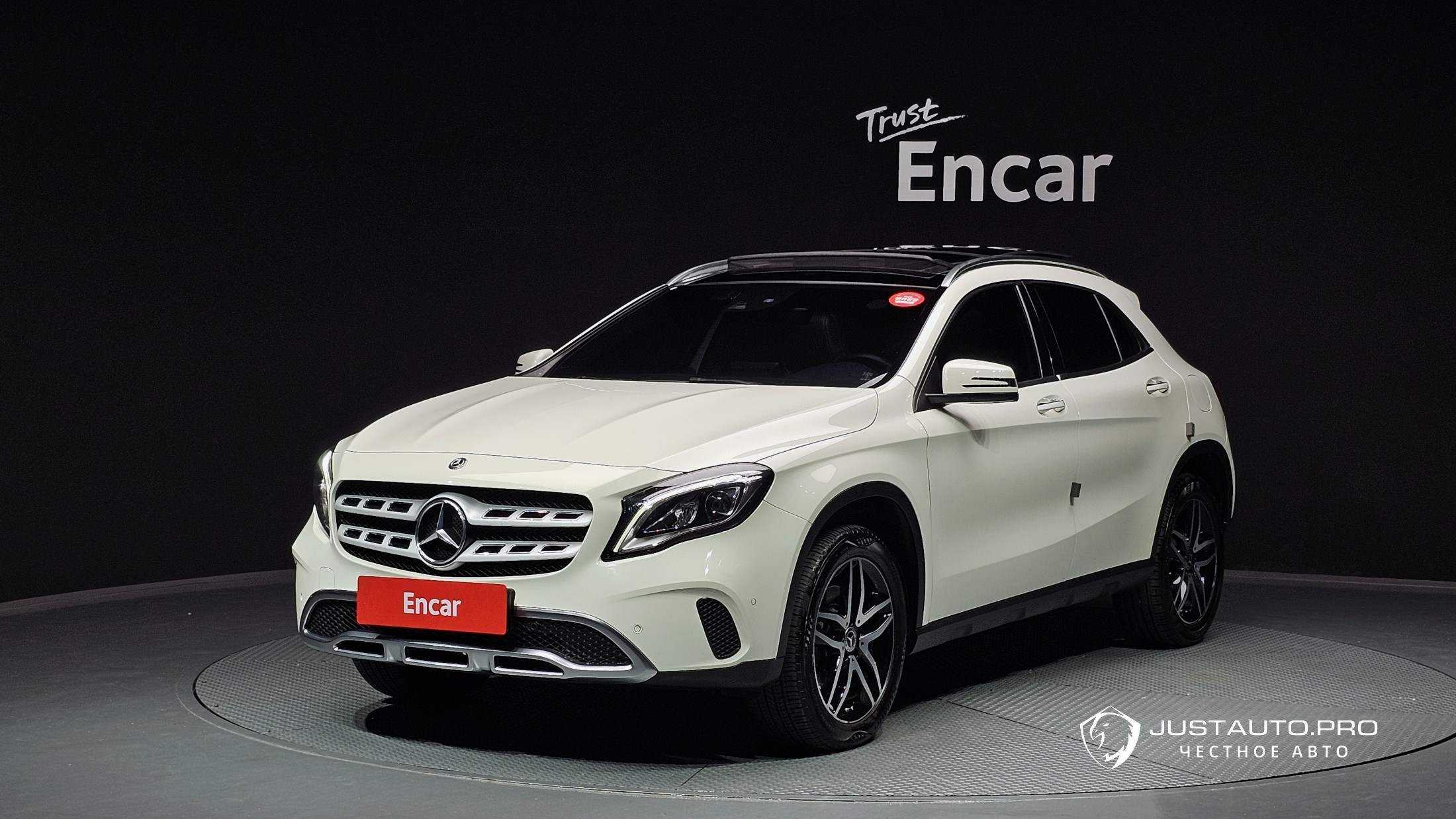 Автомобиль Mercedes-Benz GLA-Class