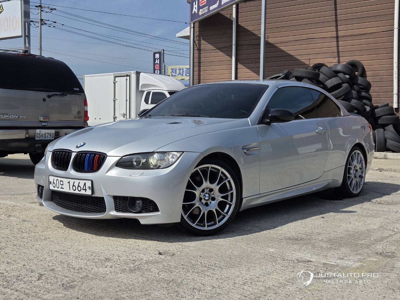 Автомобиль BMW 3-Series