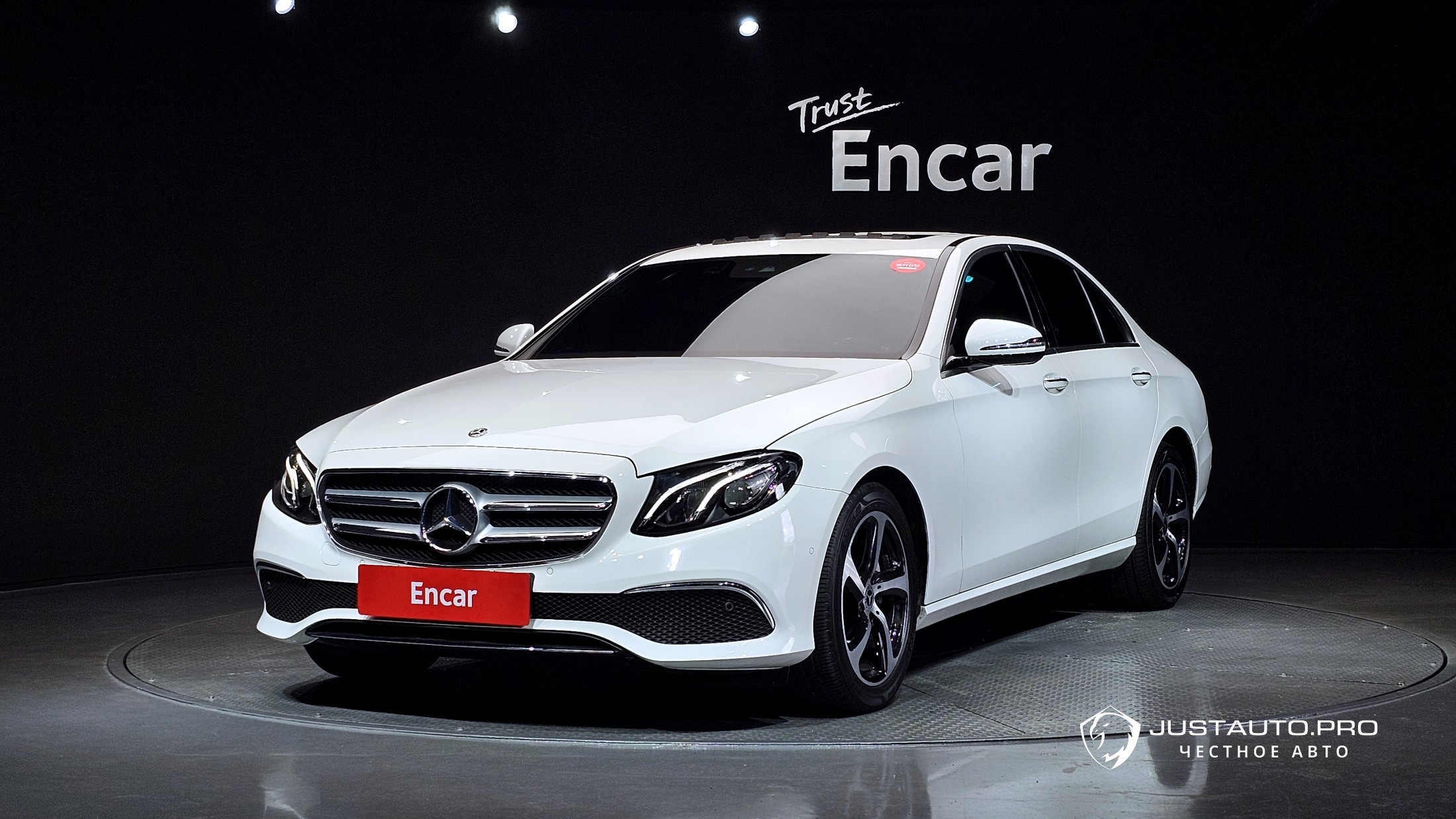 Автомобиль Mercedes-Benz E-Class