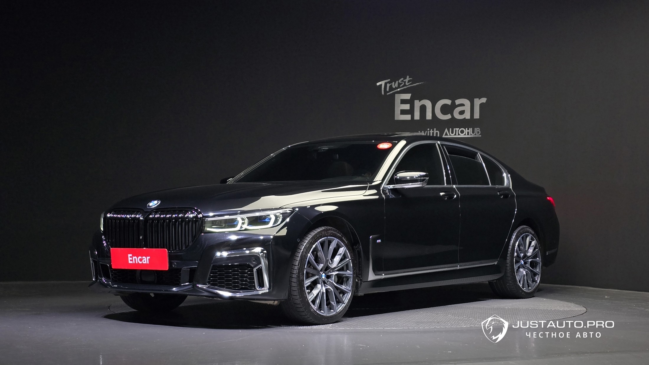 Автомобиль BMW 7-Series