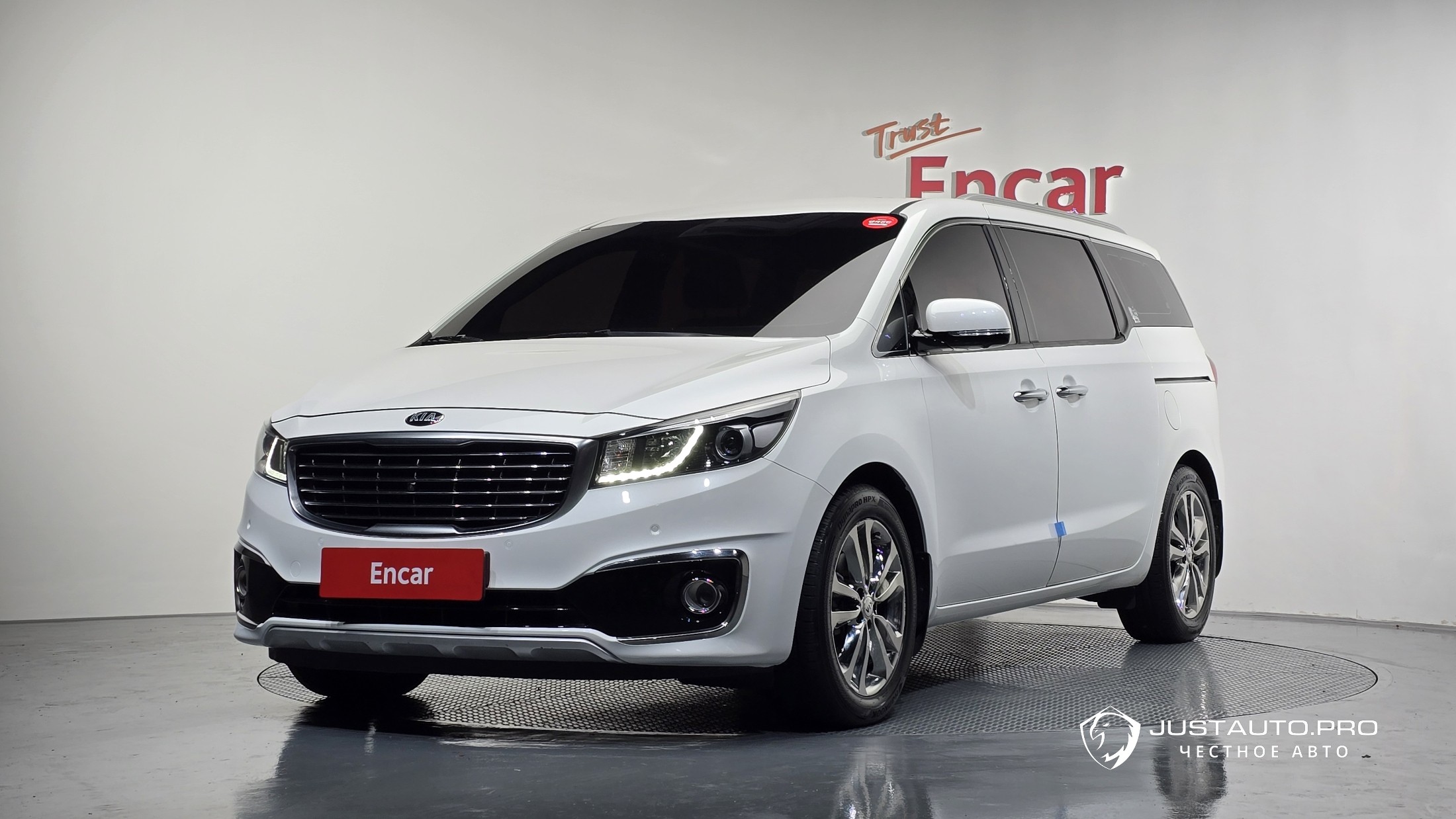 Автомобиль Kia Canival