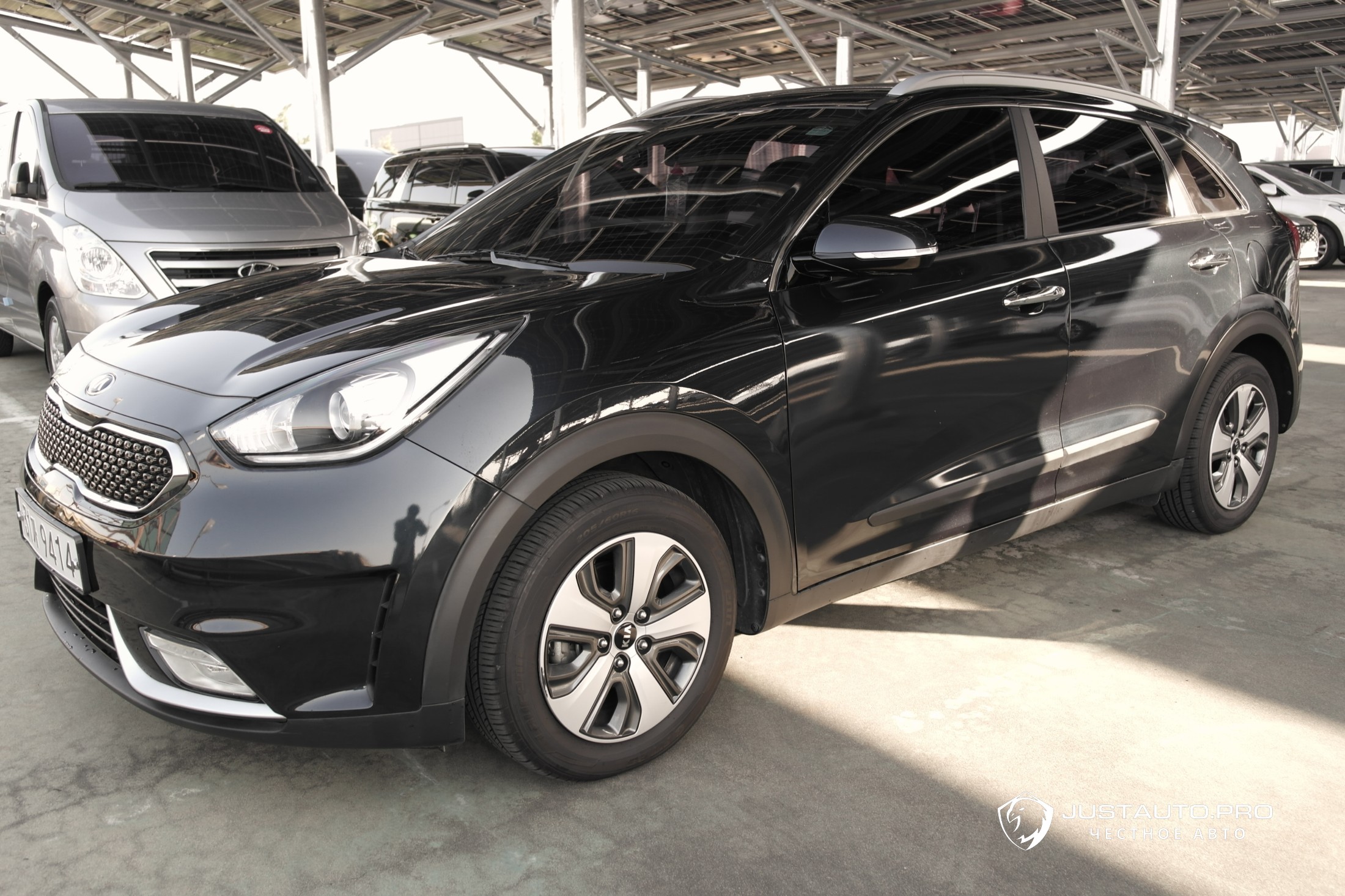 Автомобиль Kia Niro