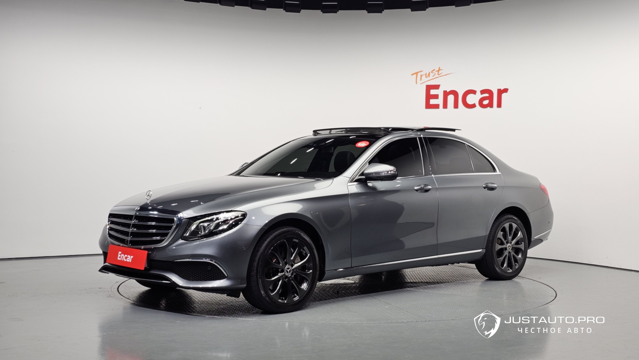 Автомобиль Mercedes-Benz E-Class