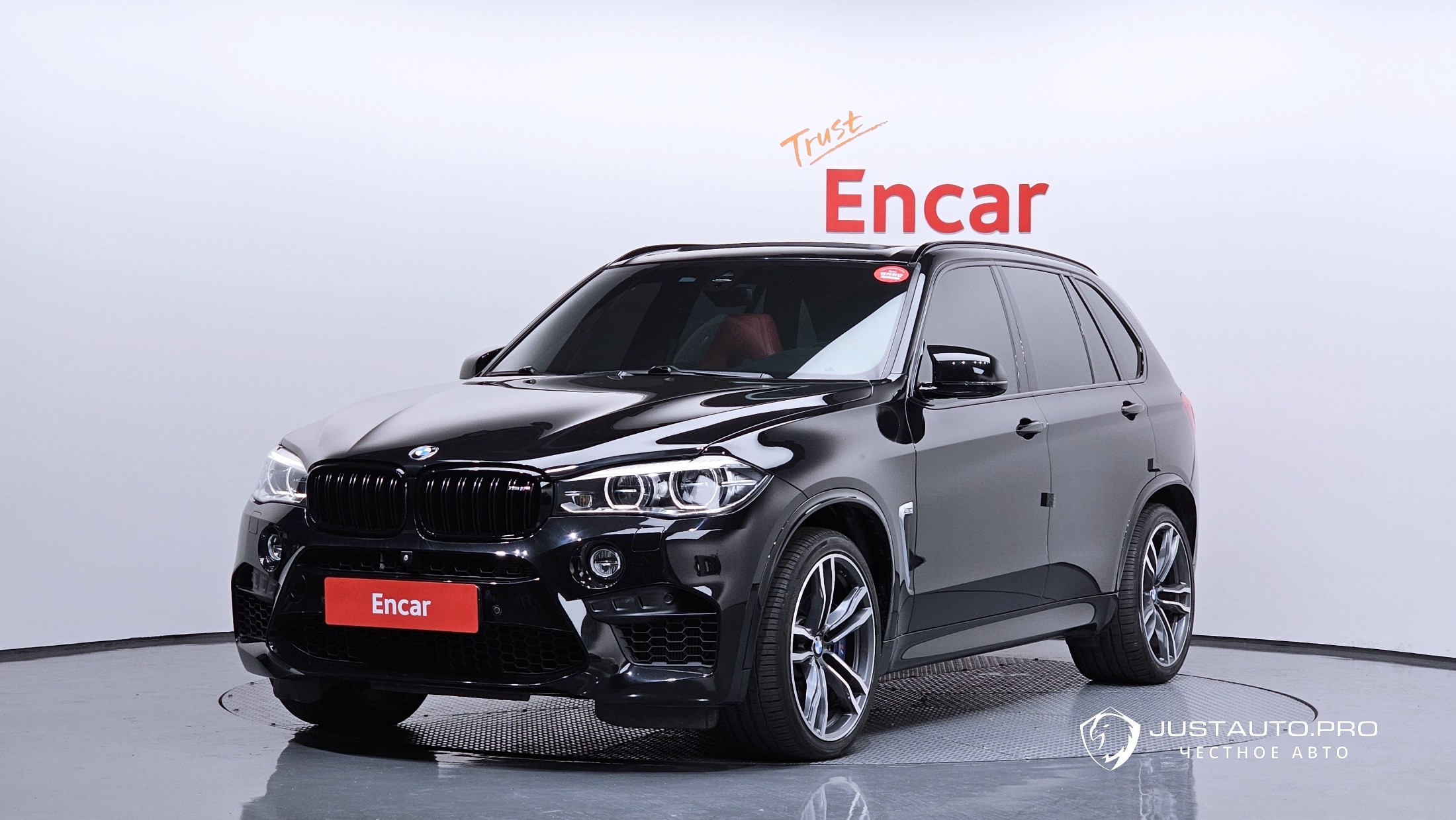 Автомобиль BMW X5M