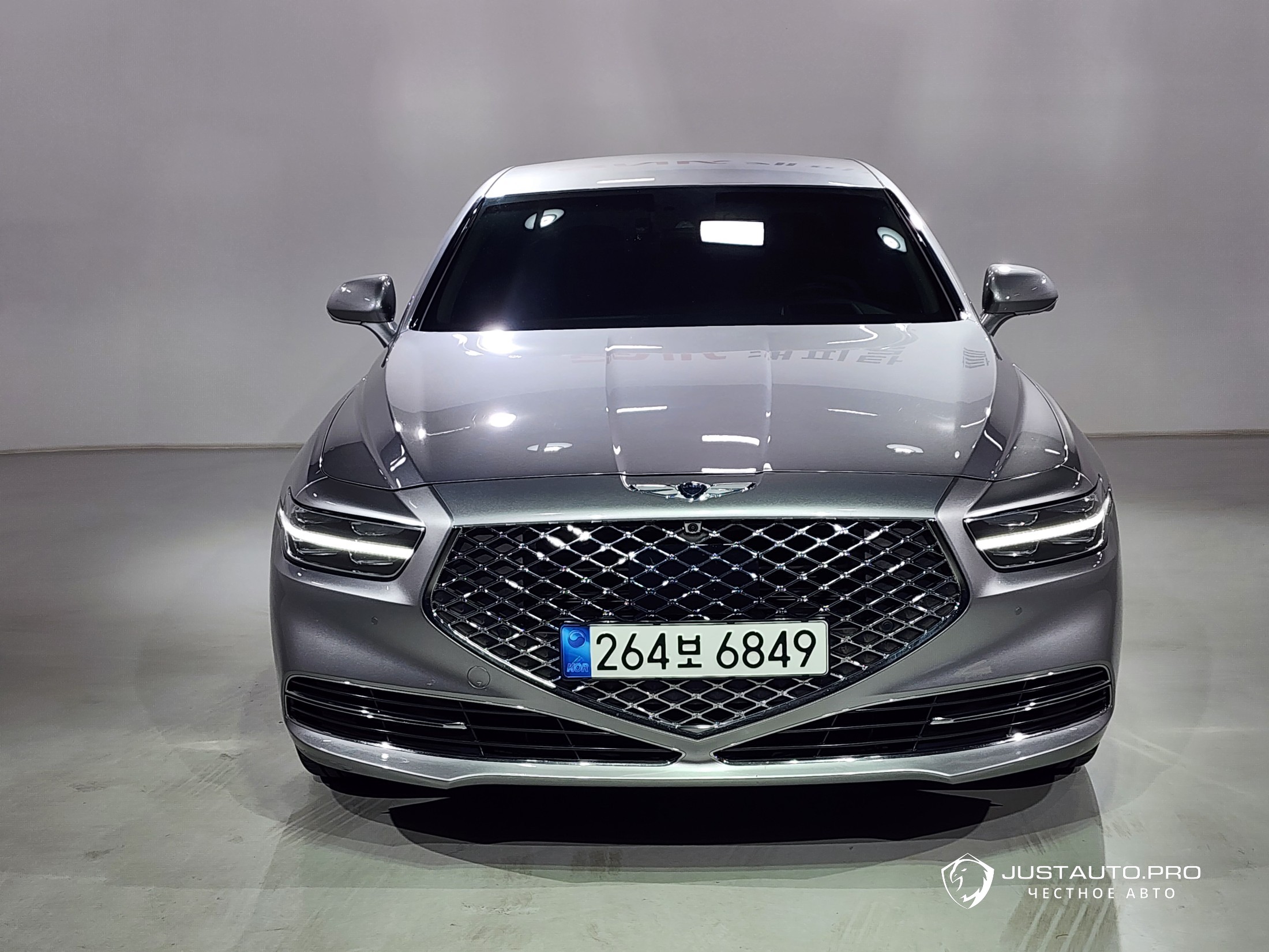 Автомобиль Genesis G90