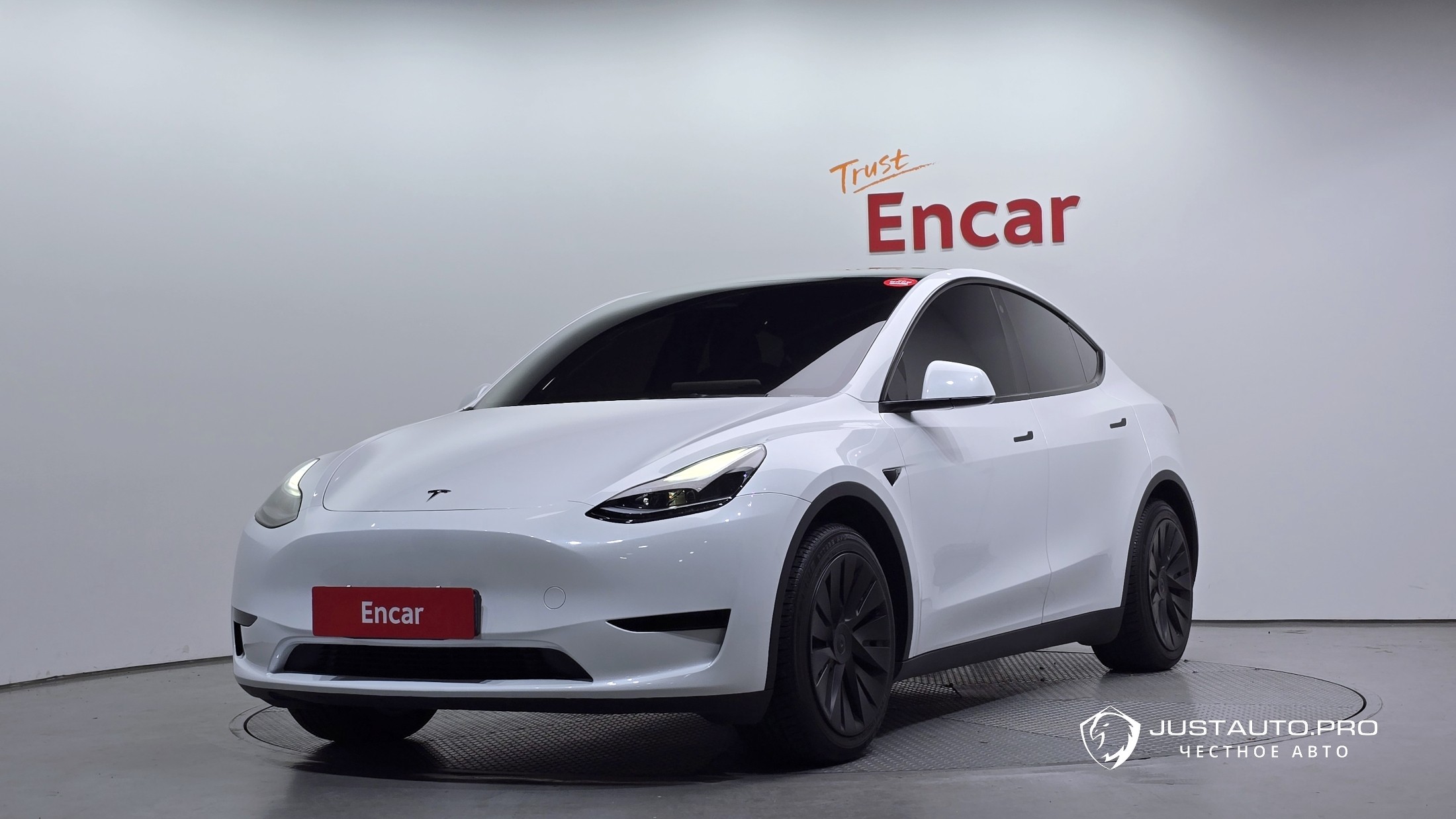 Автомобиль Tesla Model Y