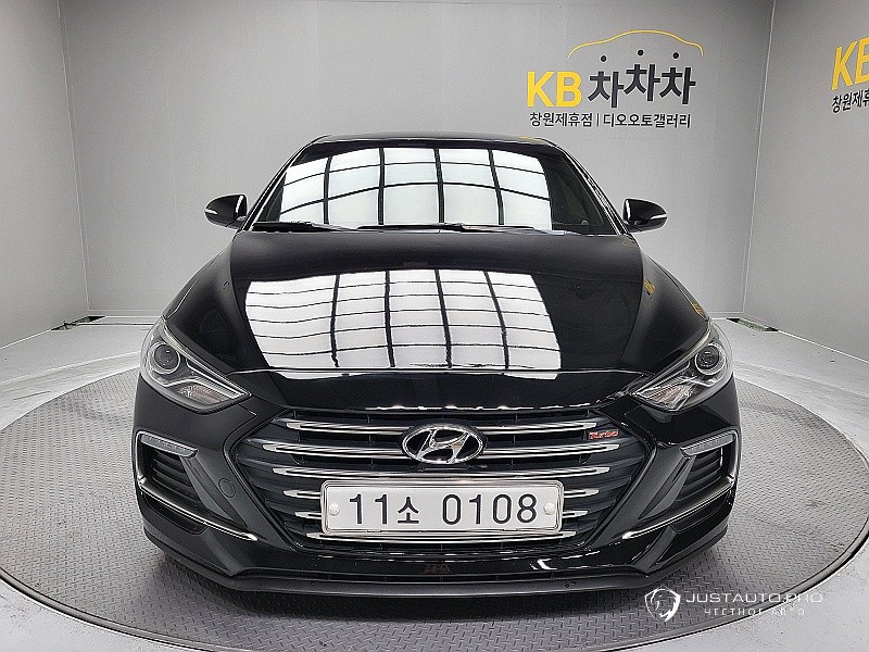 Автомобиль Hyundai AVANTE