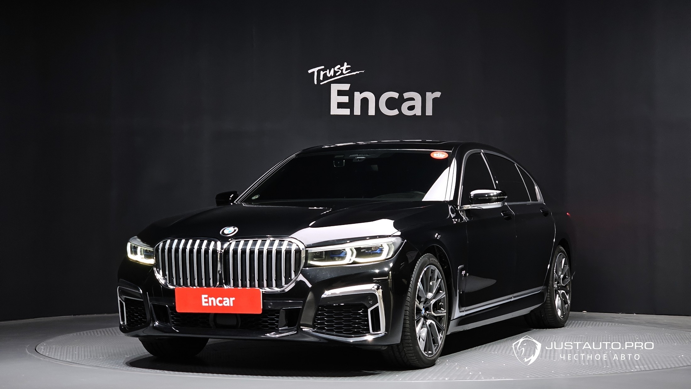 Автомобиль BMW 7-Series