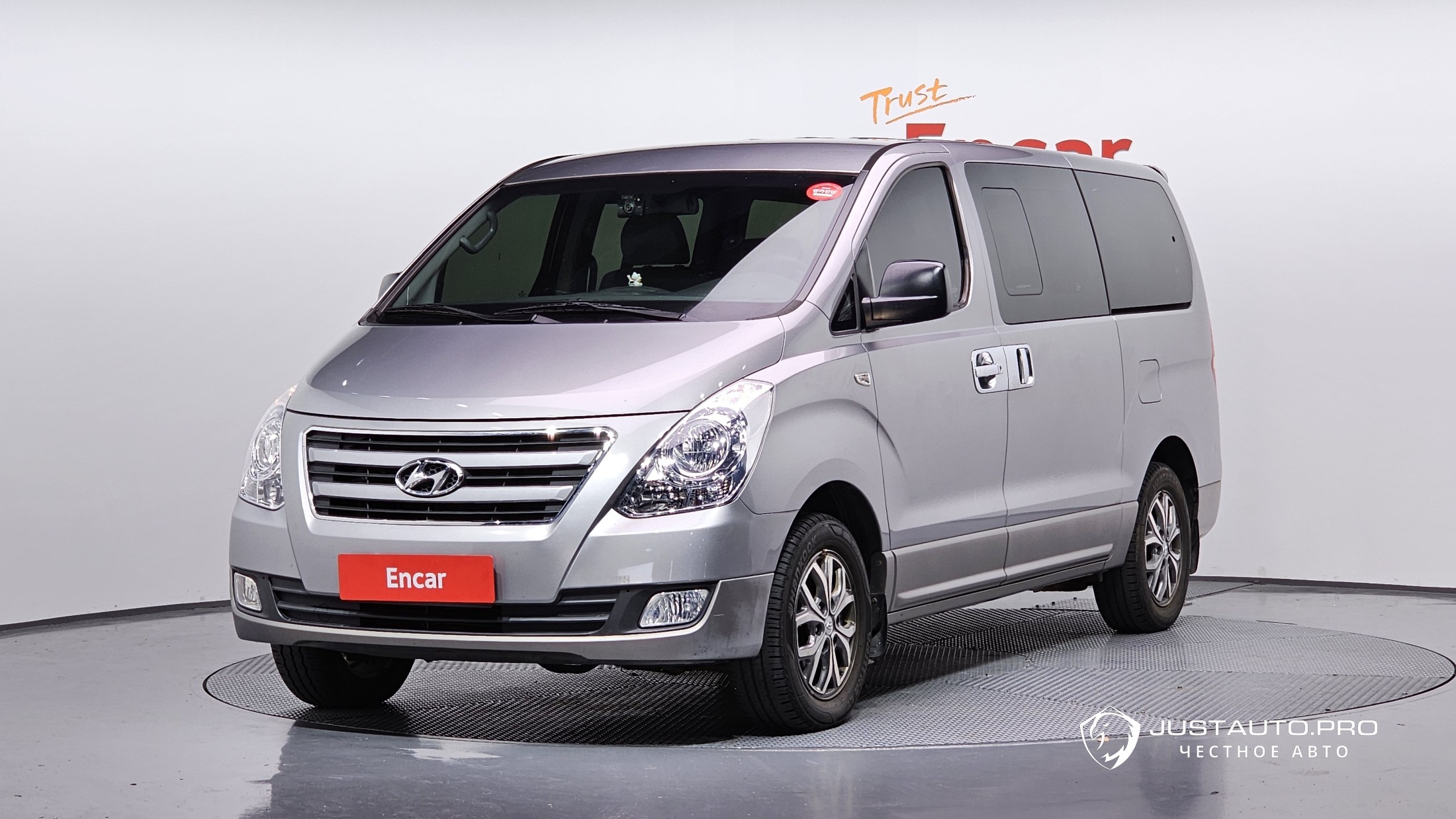Автомобиль Hyundai Starex