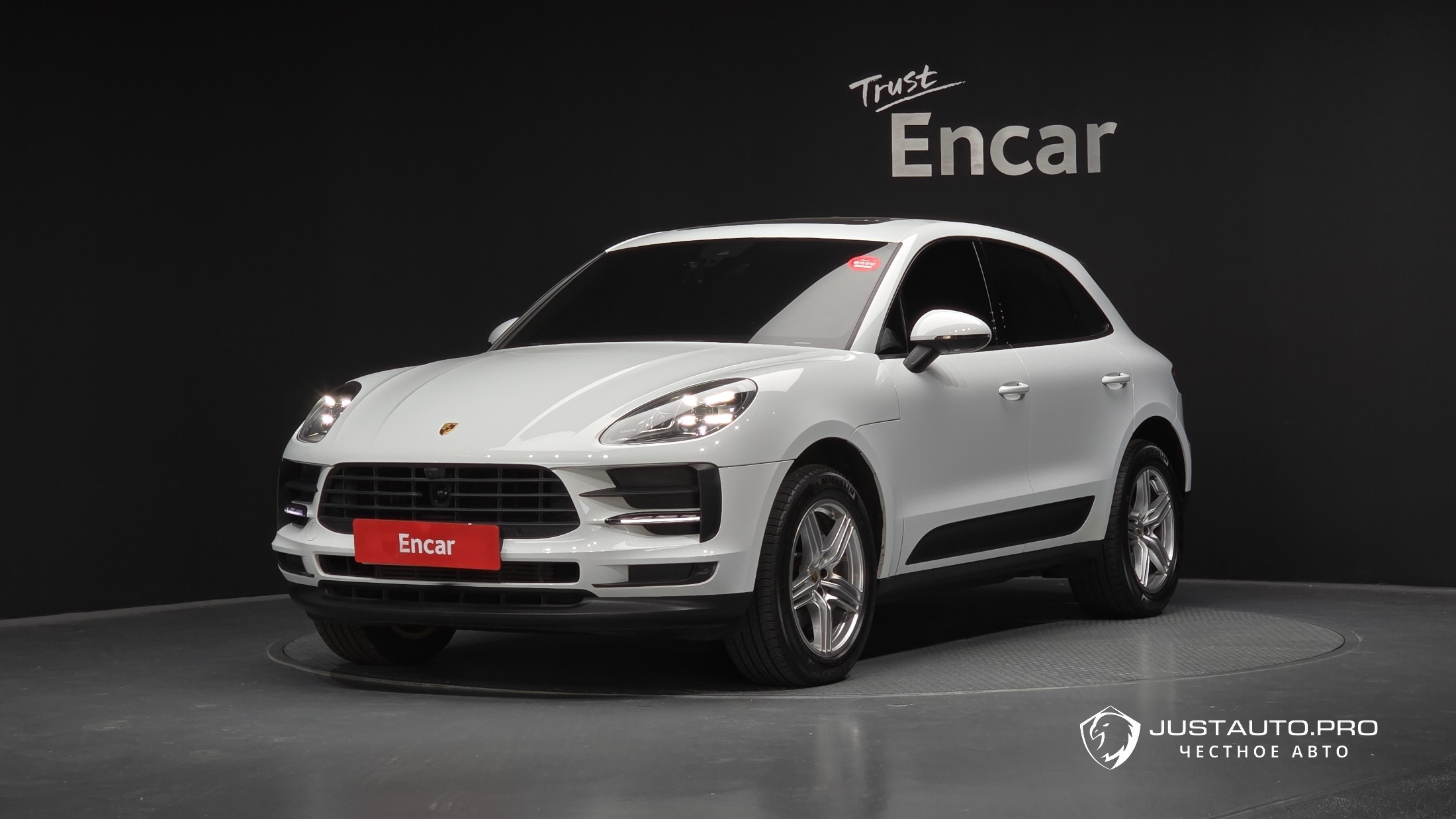 Автомобиль Porsche Macan