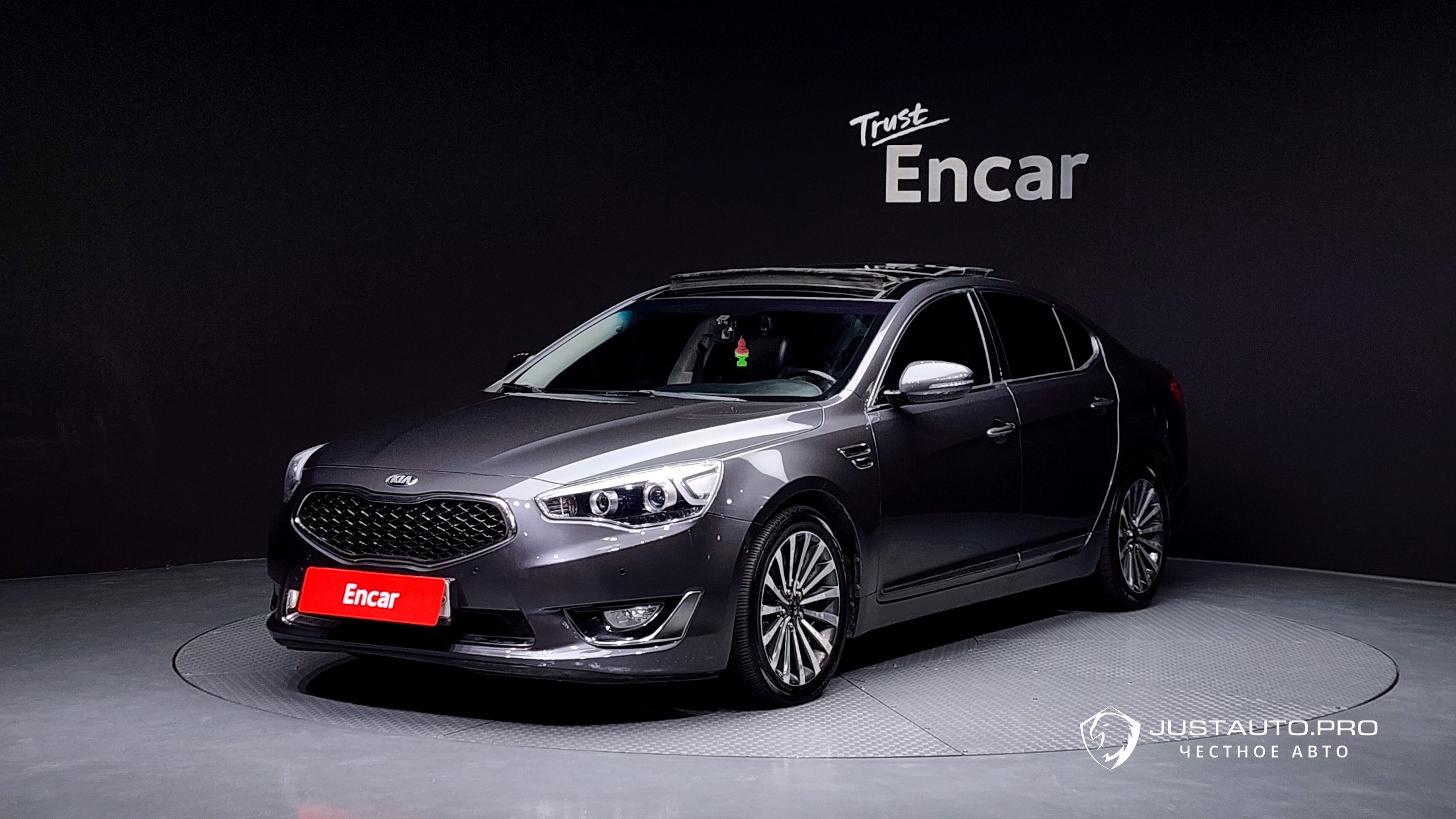 Автомобиль Kia K7