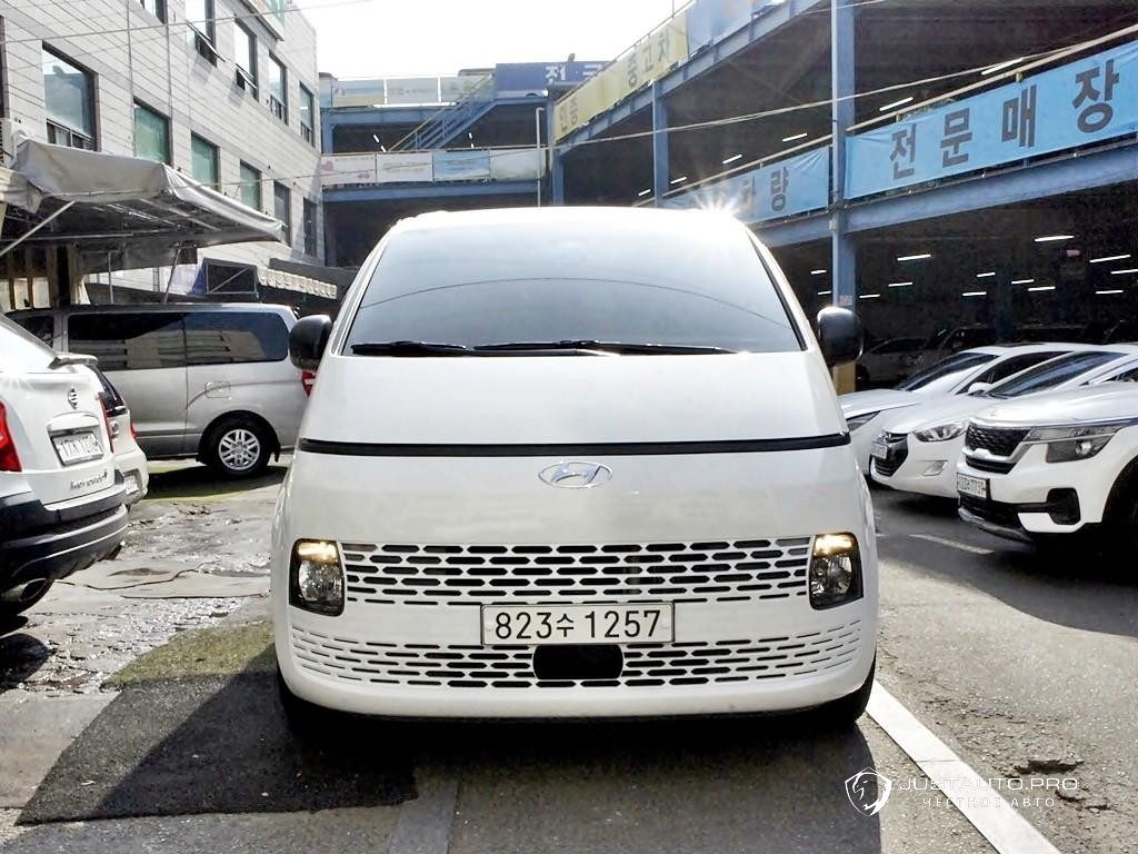 Автомобиль Hyundai Staria